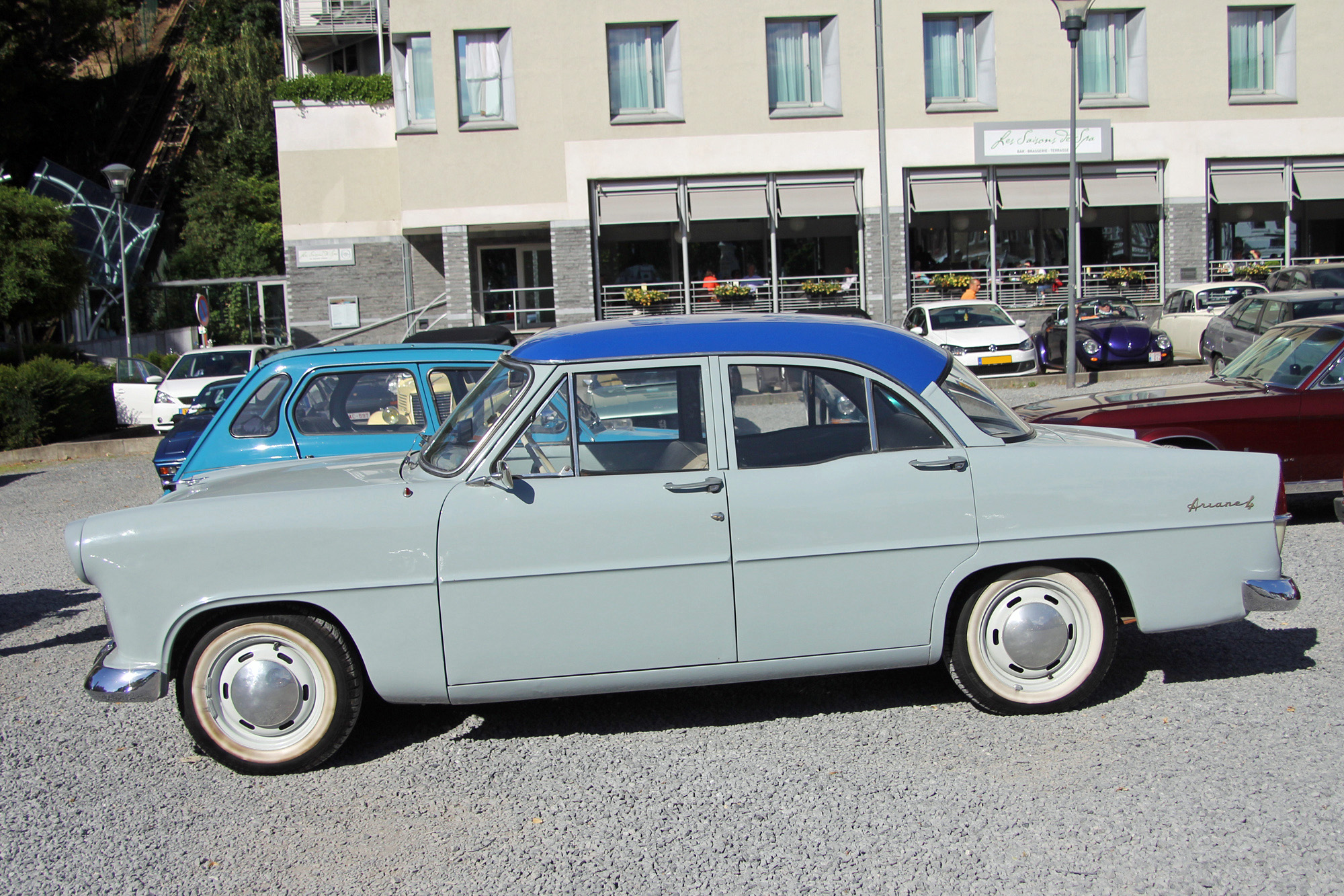 Simca Vedette Ariane