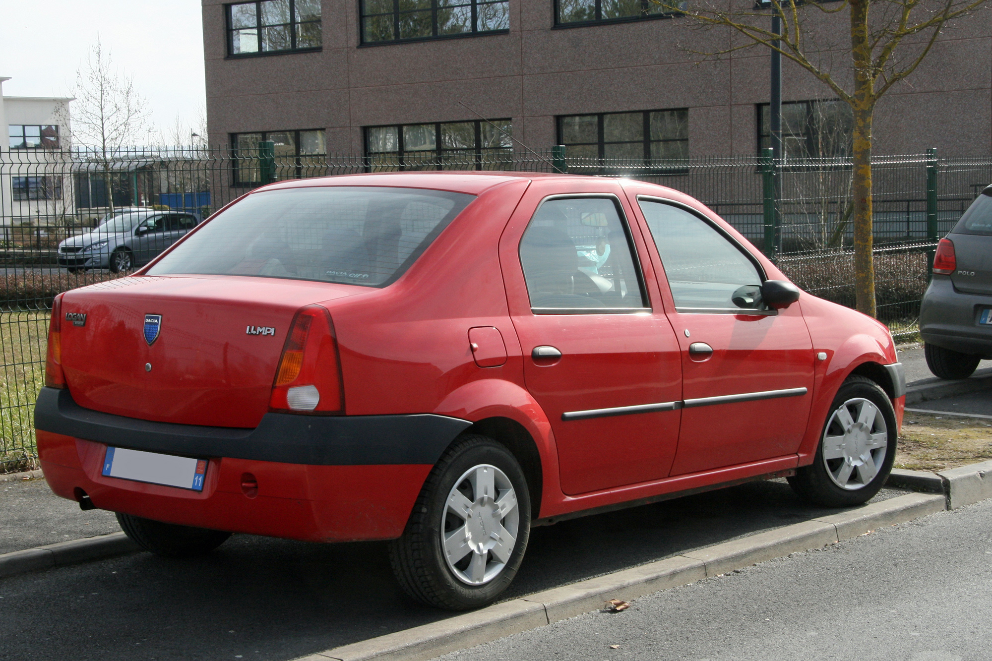 Dacia  Logan 1