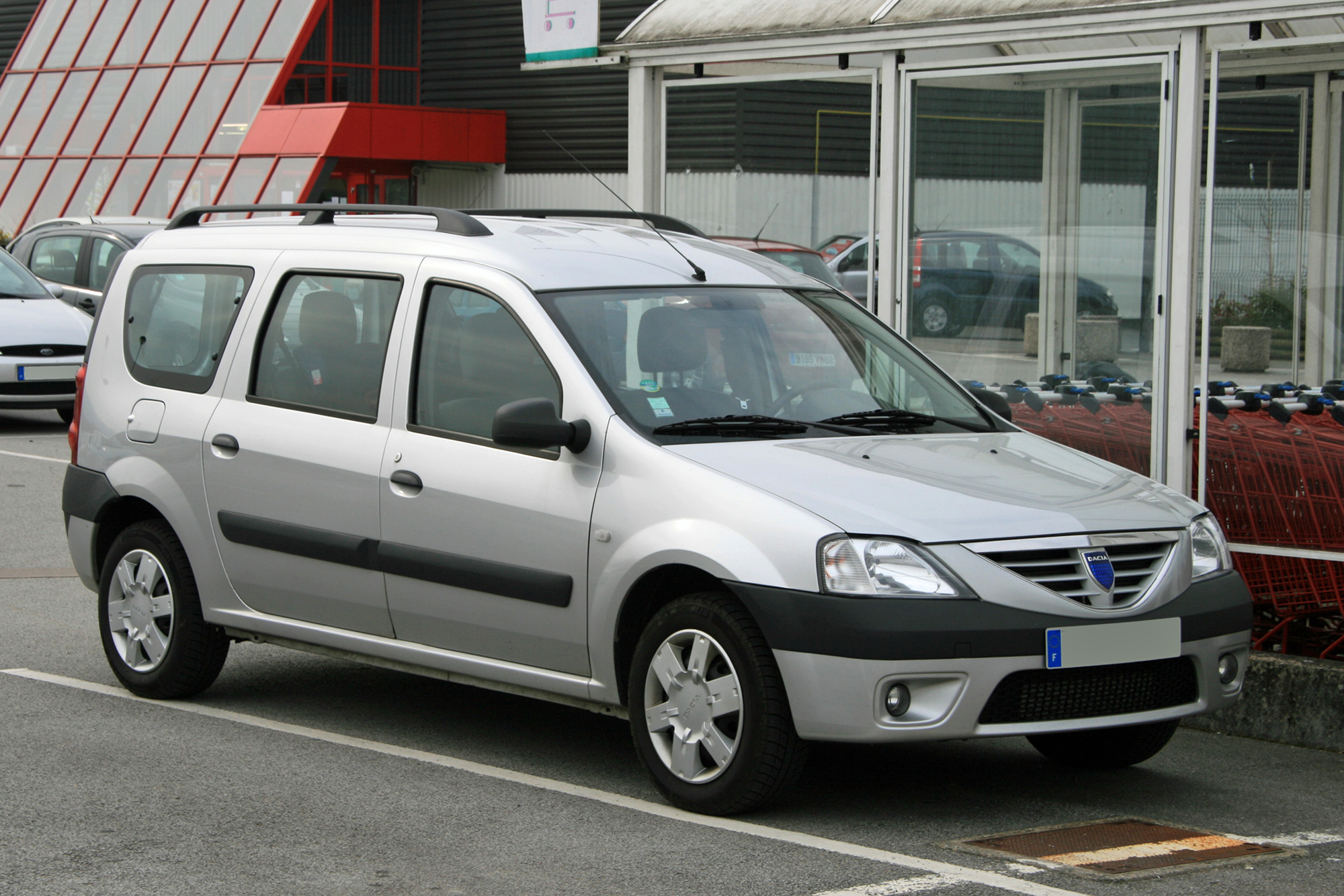 Dacia  Logan 1