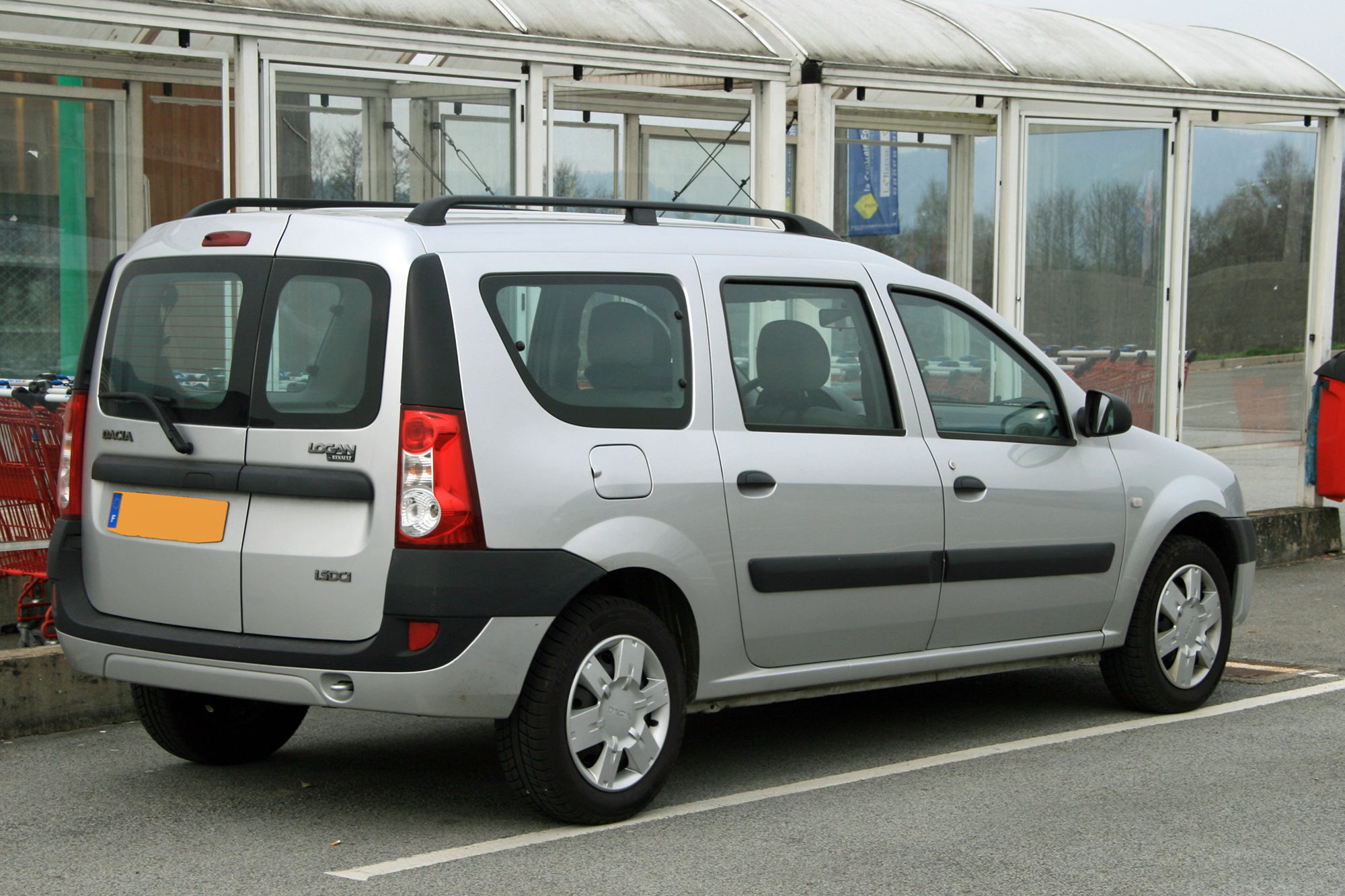 Dacia  Logan 1