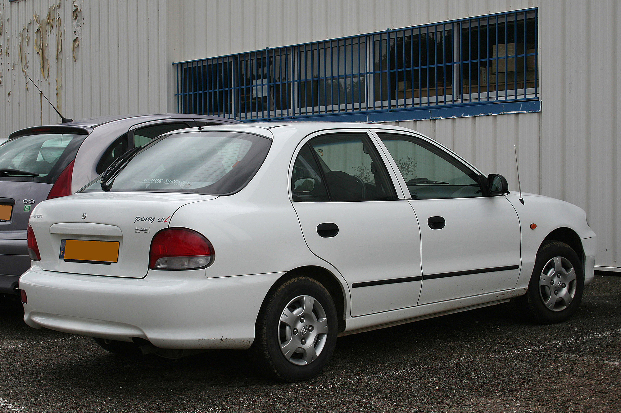 Hyundai Pony 2