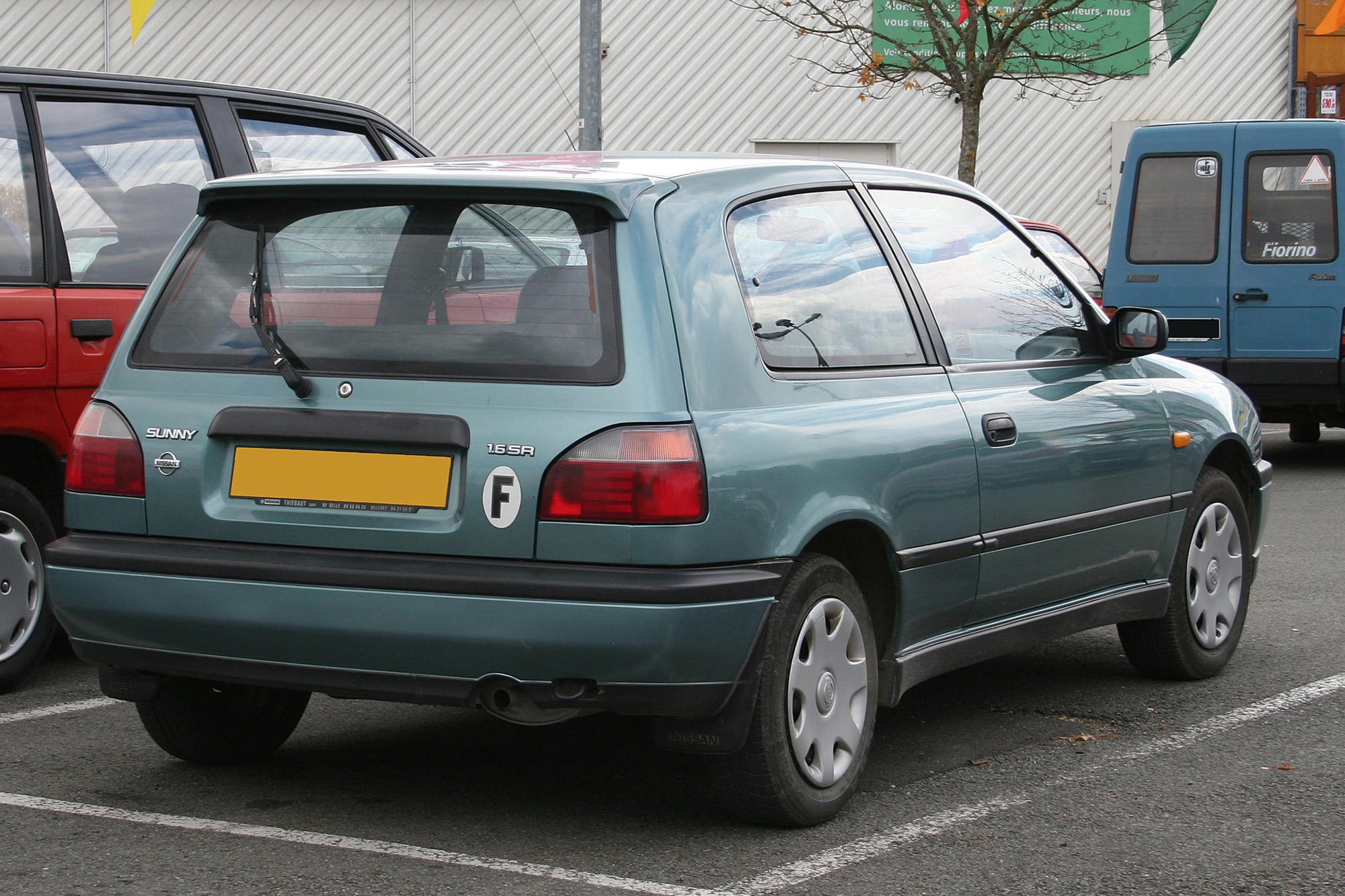 Nissan  Sunny B