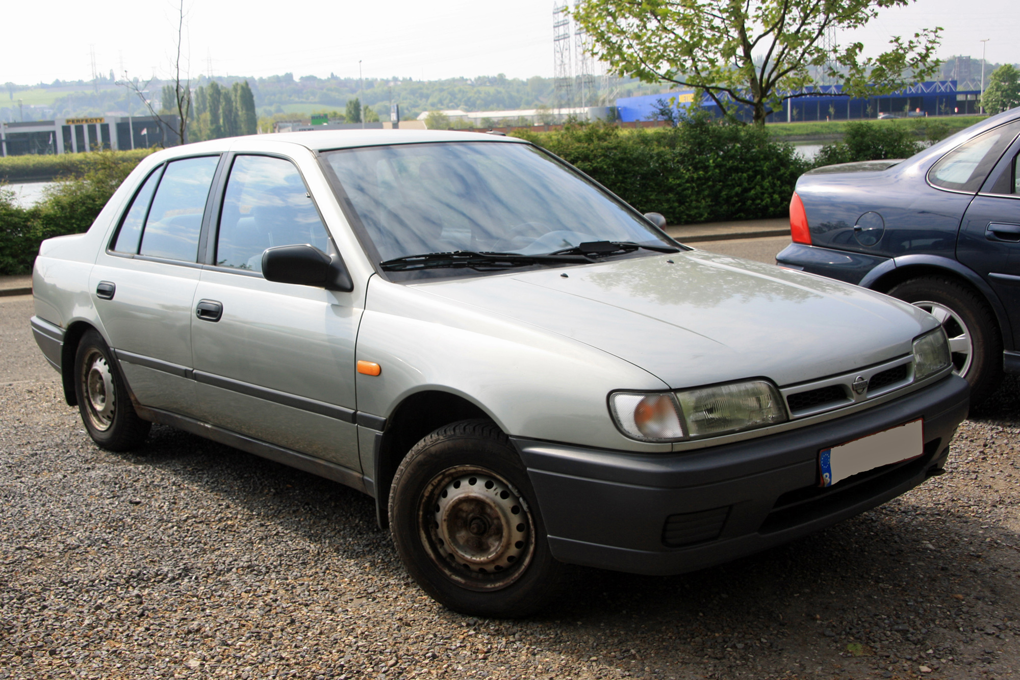 Nissan  Sunny B