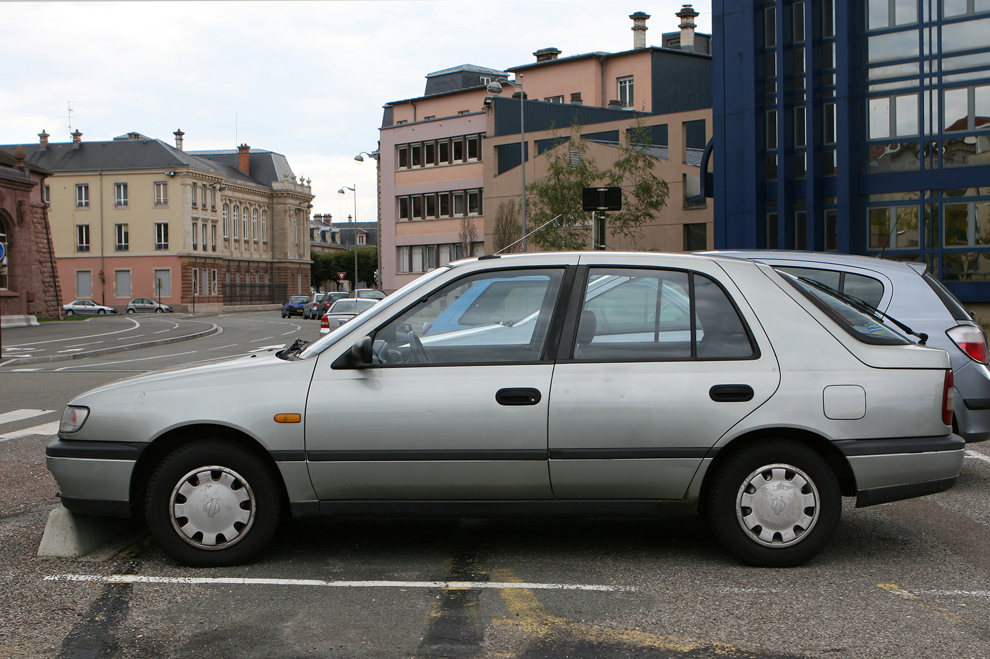 Nissan  Sunny B