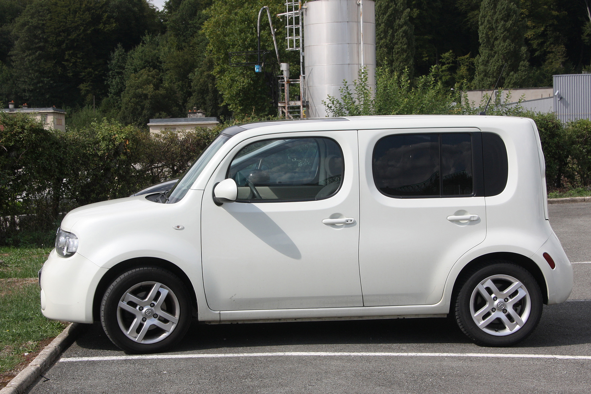 Nissan  Cube