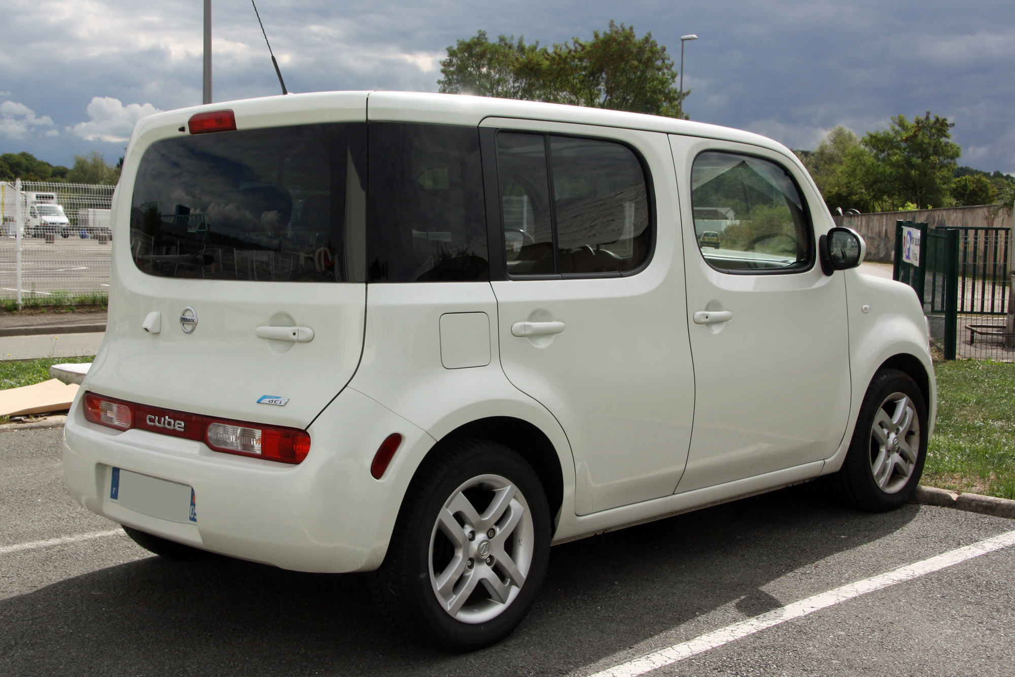 Nissan  Cube