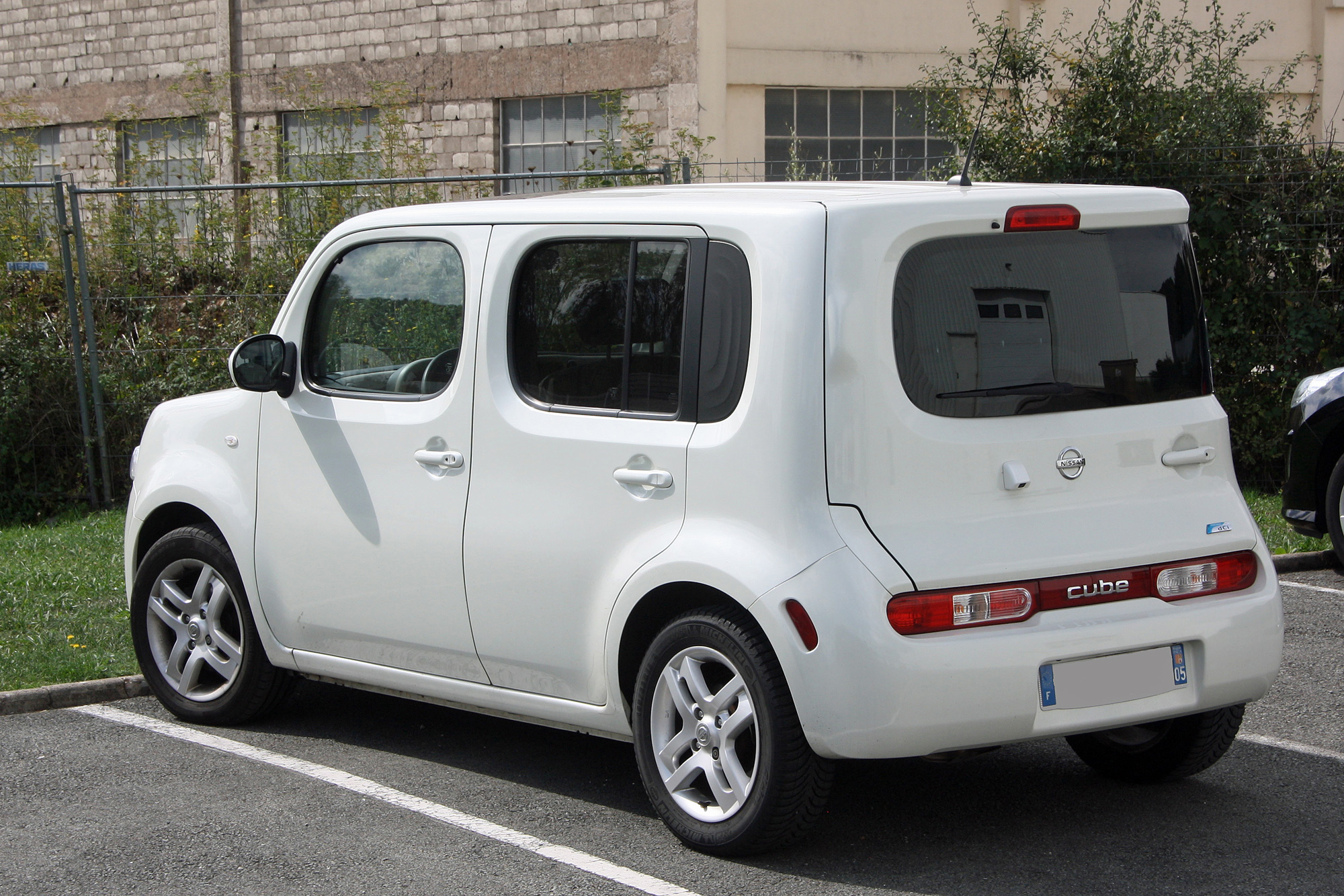 Nissan  Cube