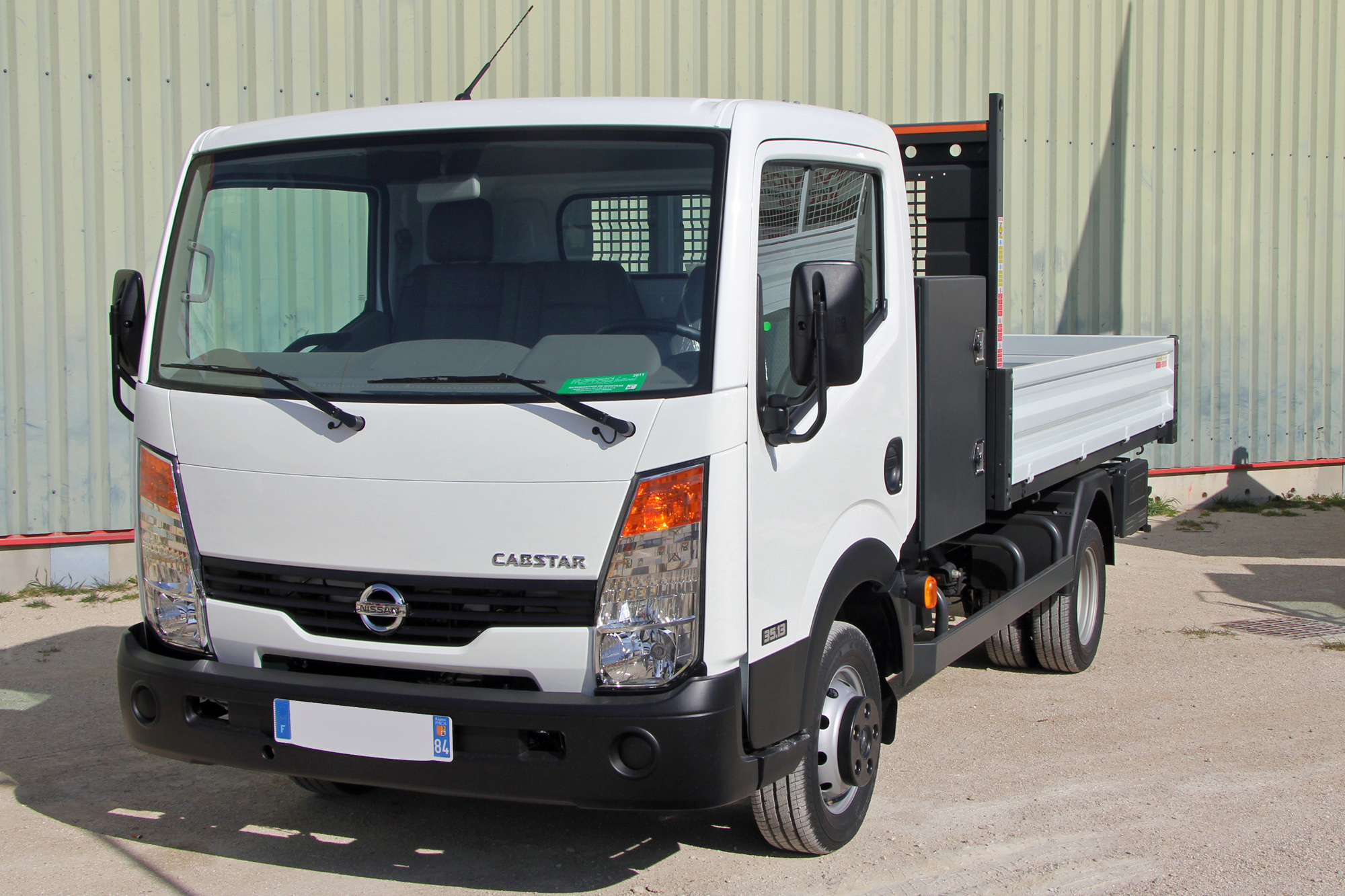 Nissan  Cabstar