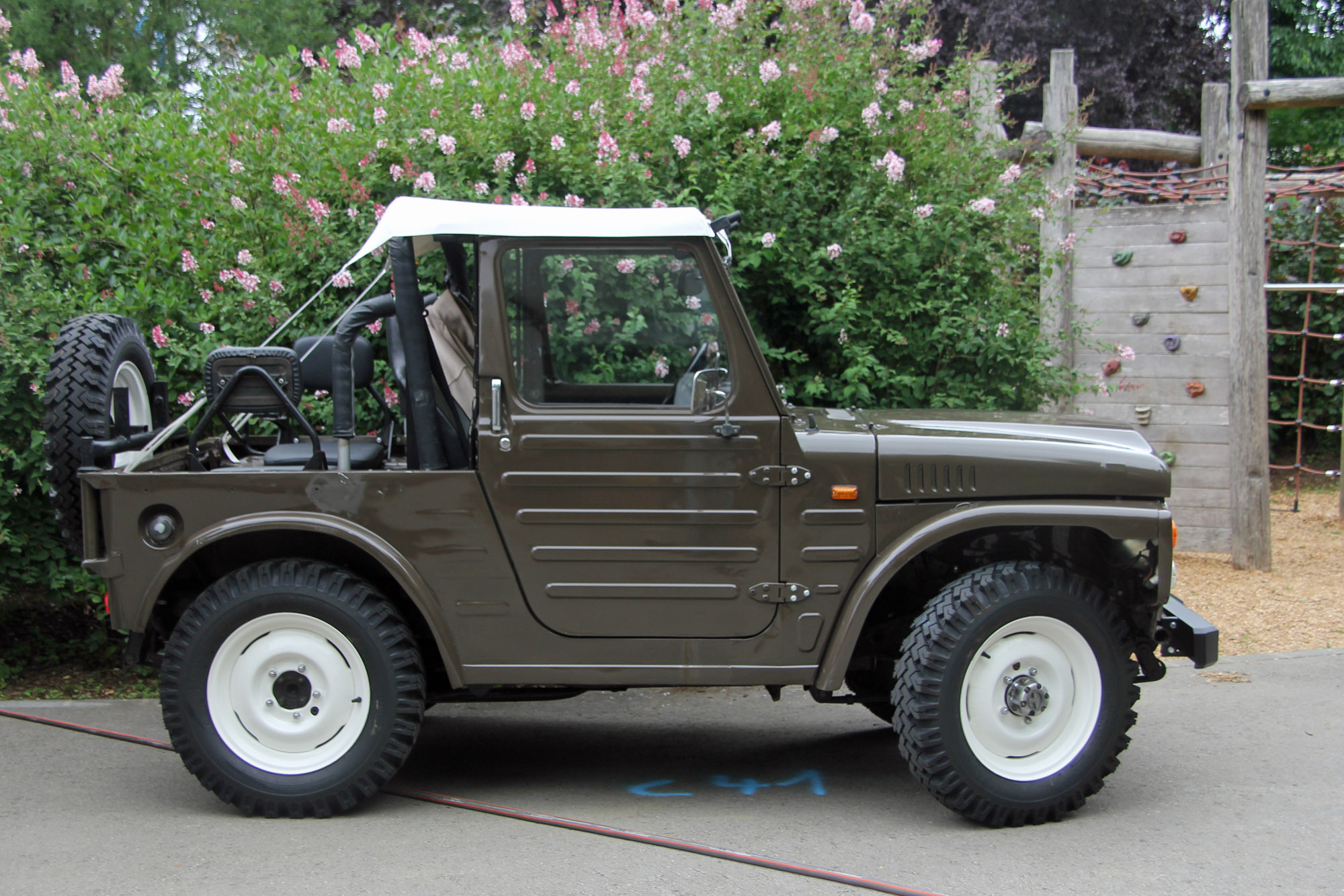 Suzuki  LJ80