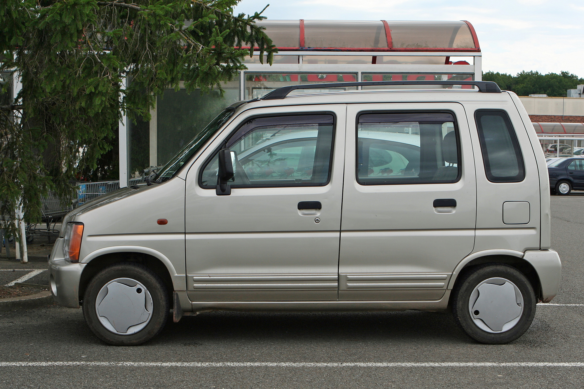 Suzuki  Wagon 1