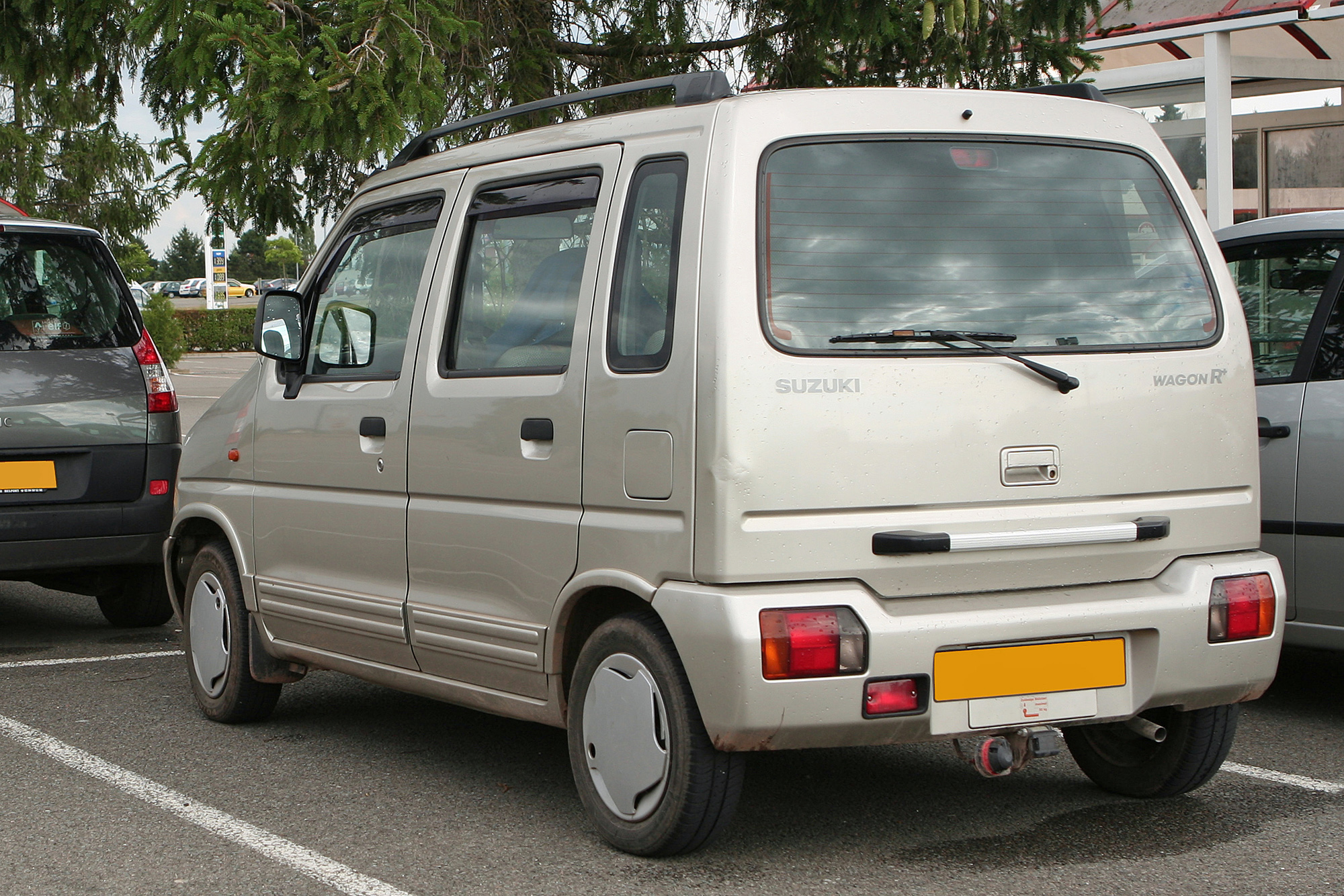 Suzuki  Wagon 1