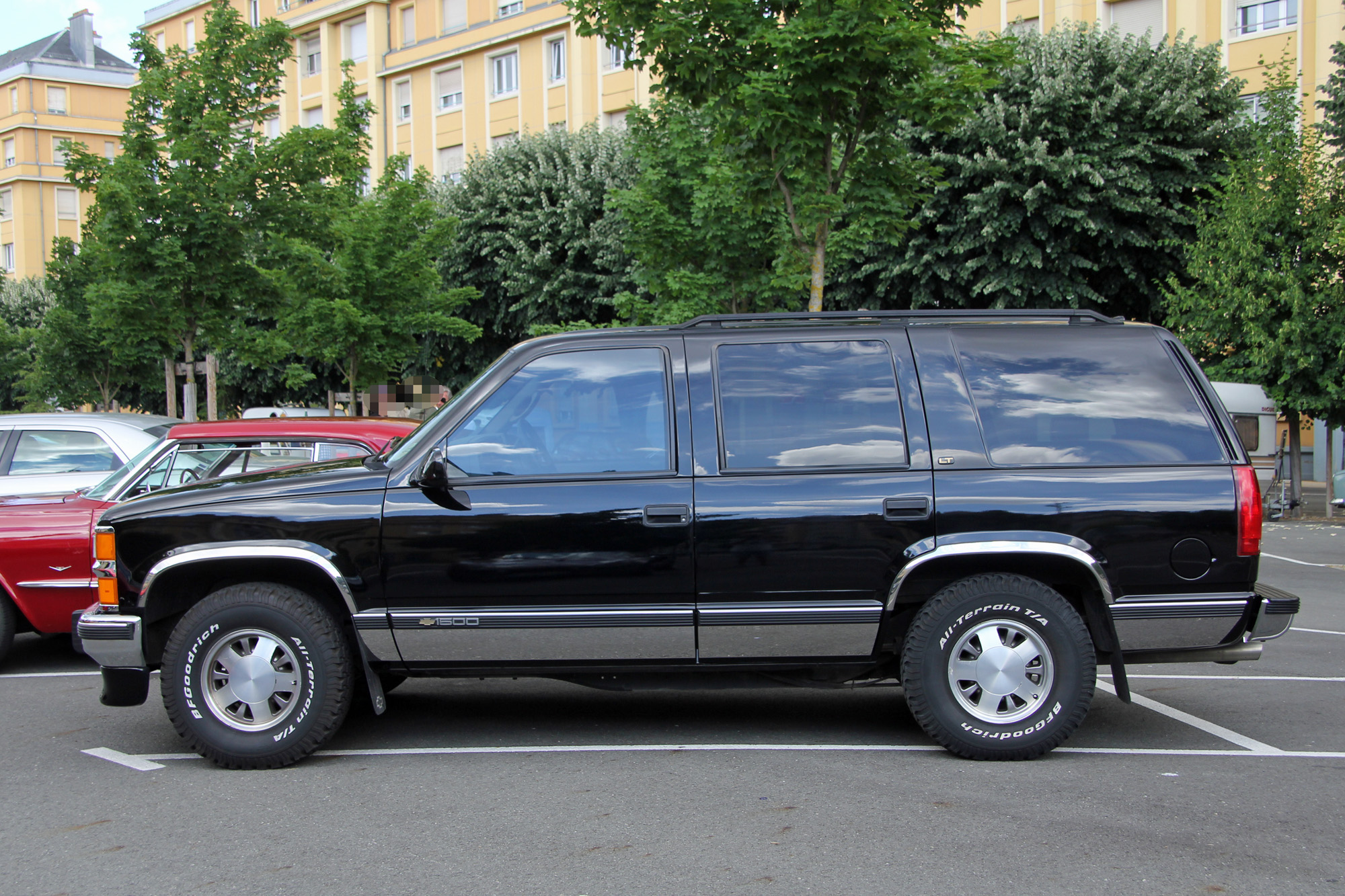 Chevrolet  Tahoe 1