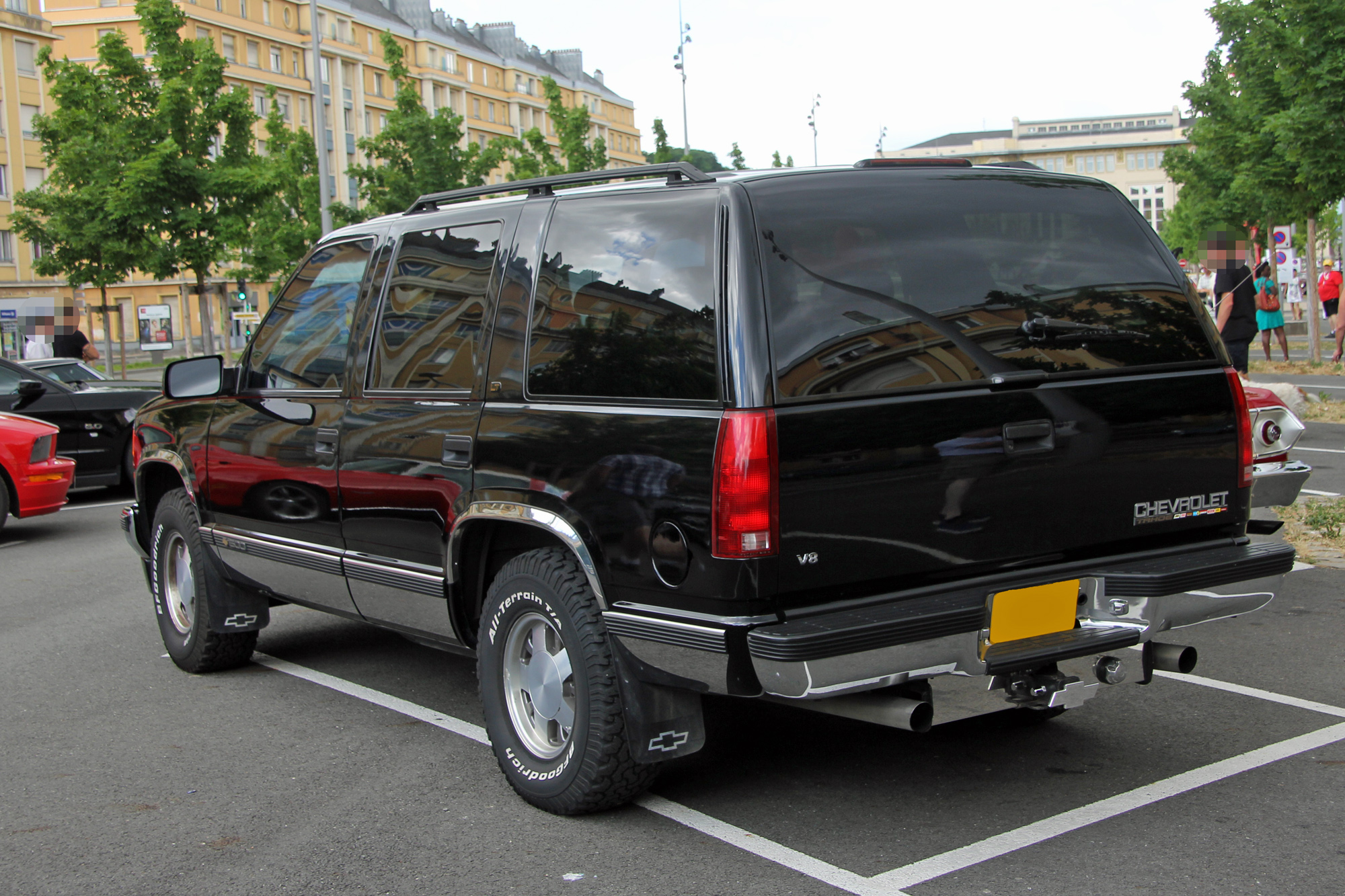 Chevrolet  Tahoe 1