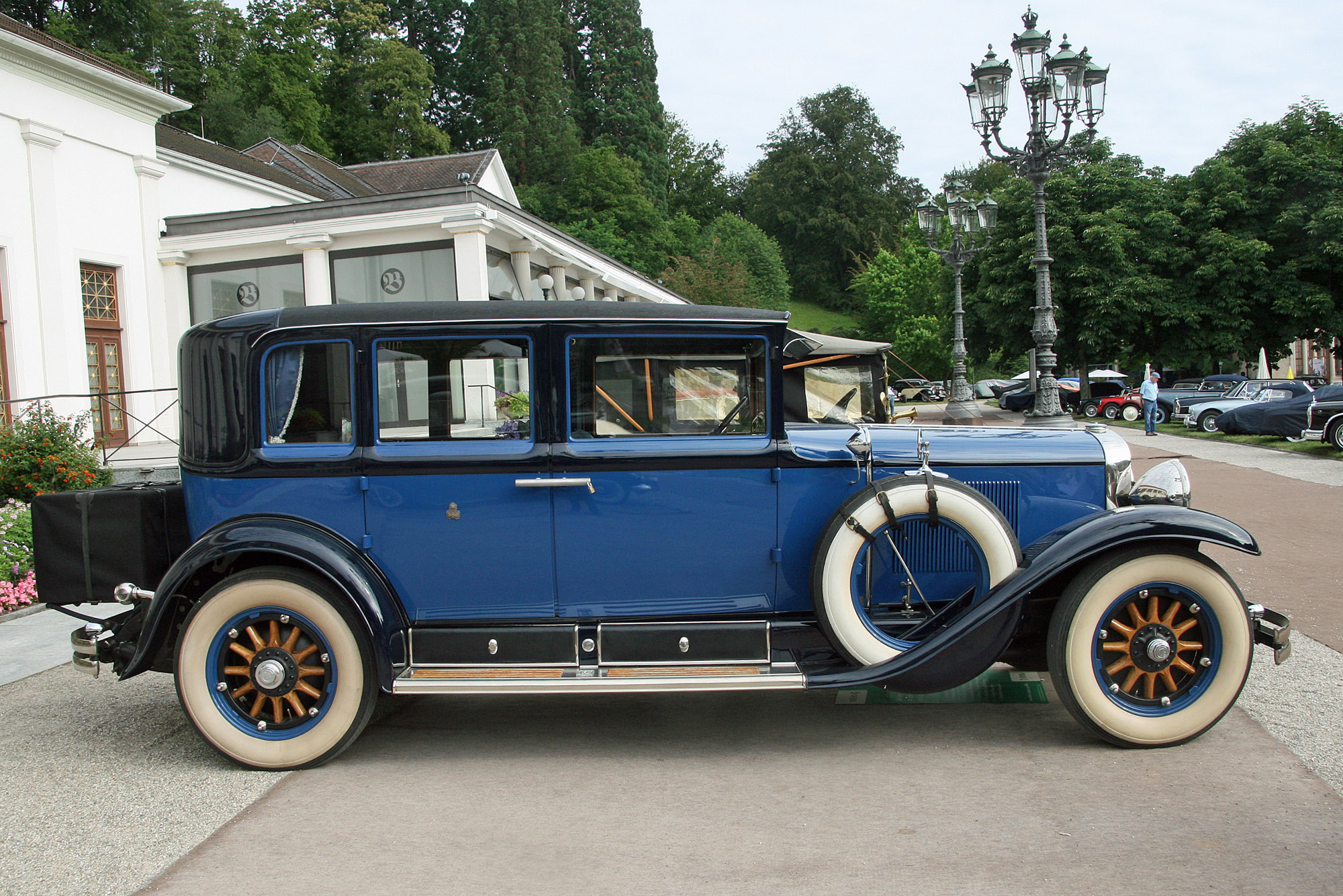 Cadillac 341 impérial sedan