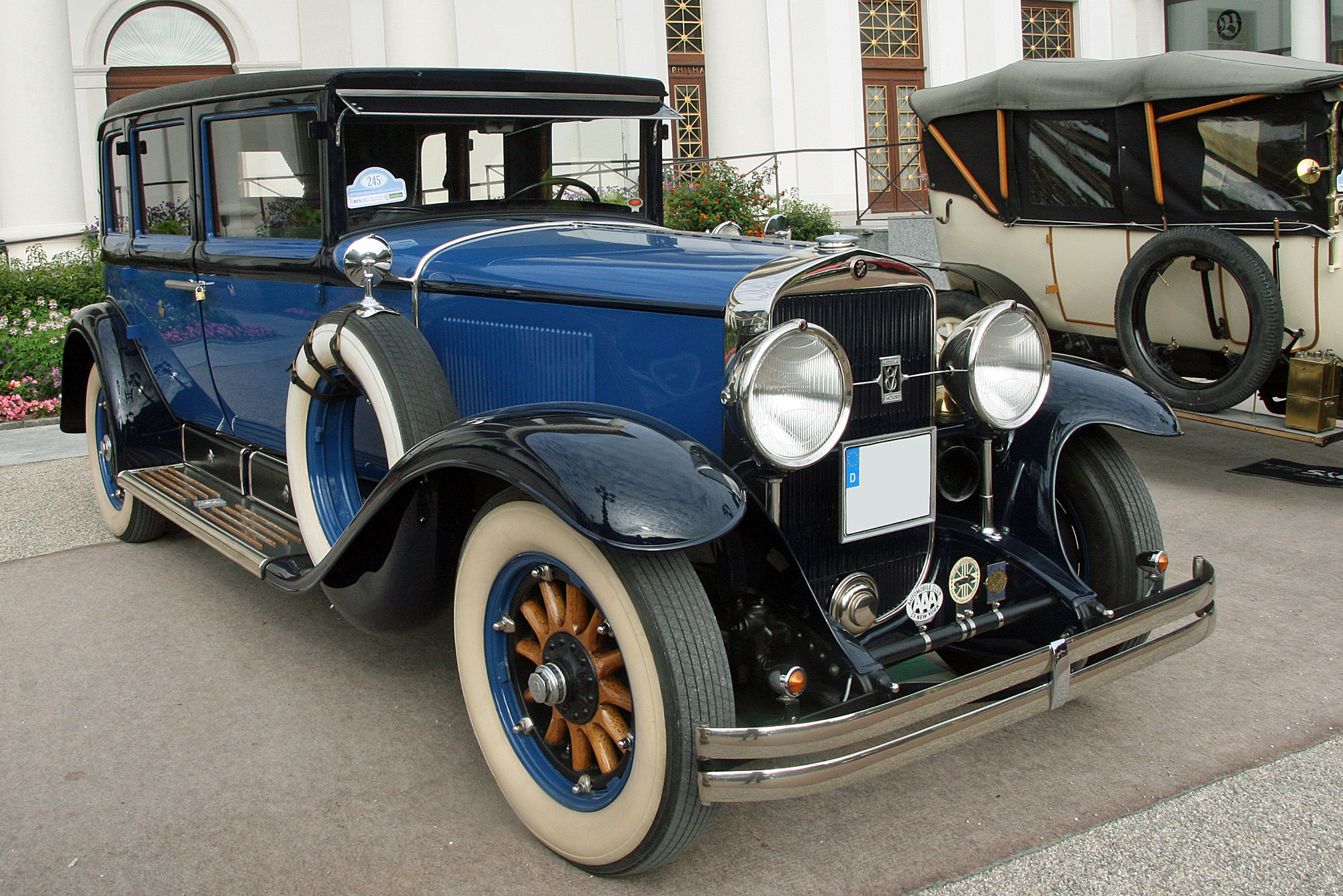 Cadillac 341 impérial sedan