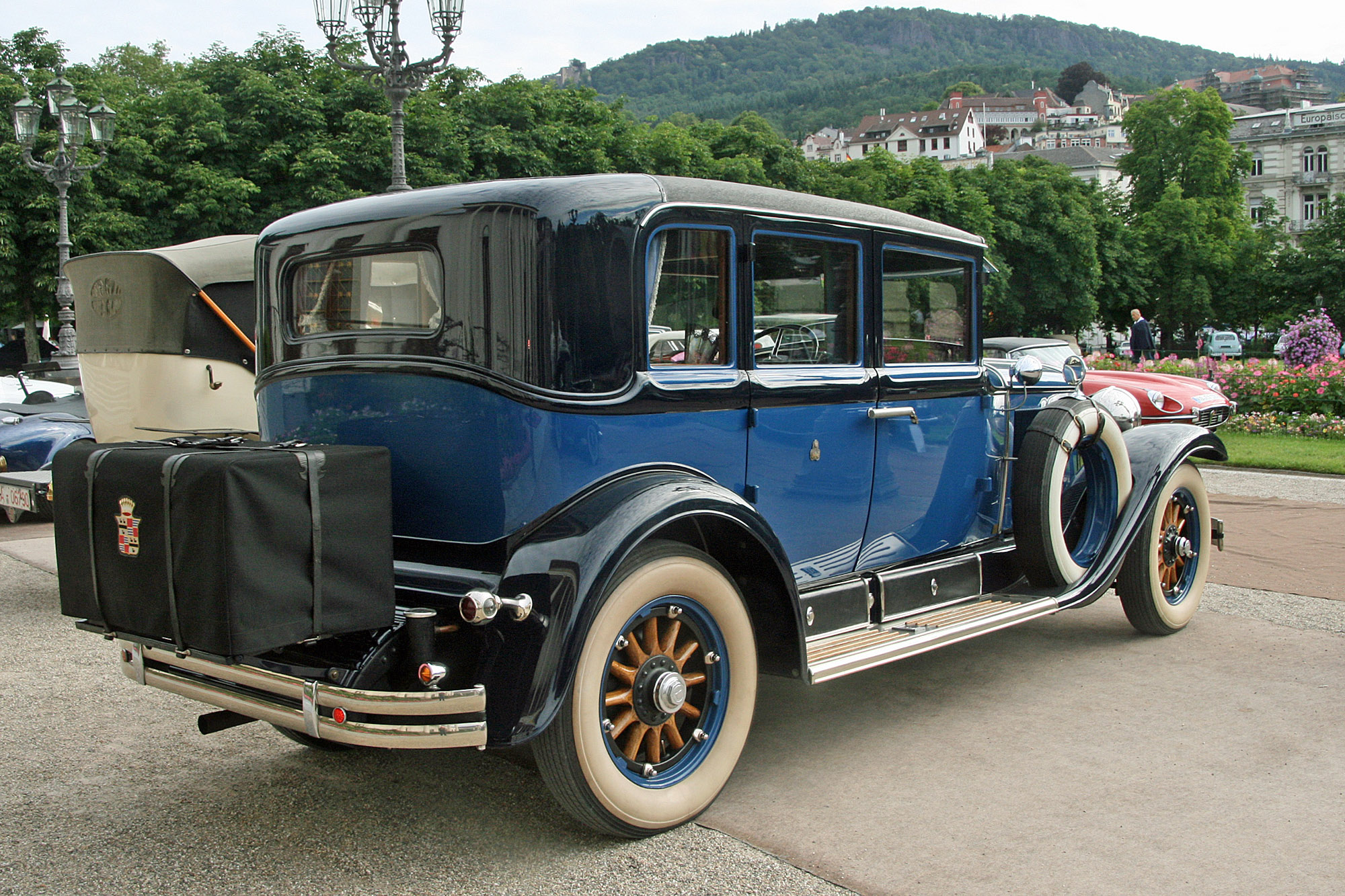 Cadillac 341 impérial sedan