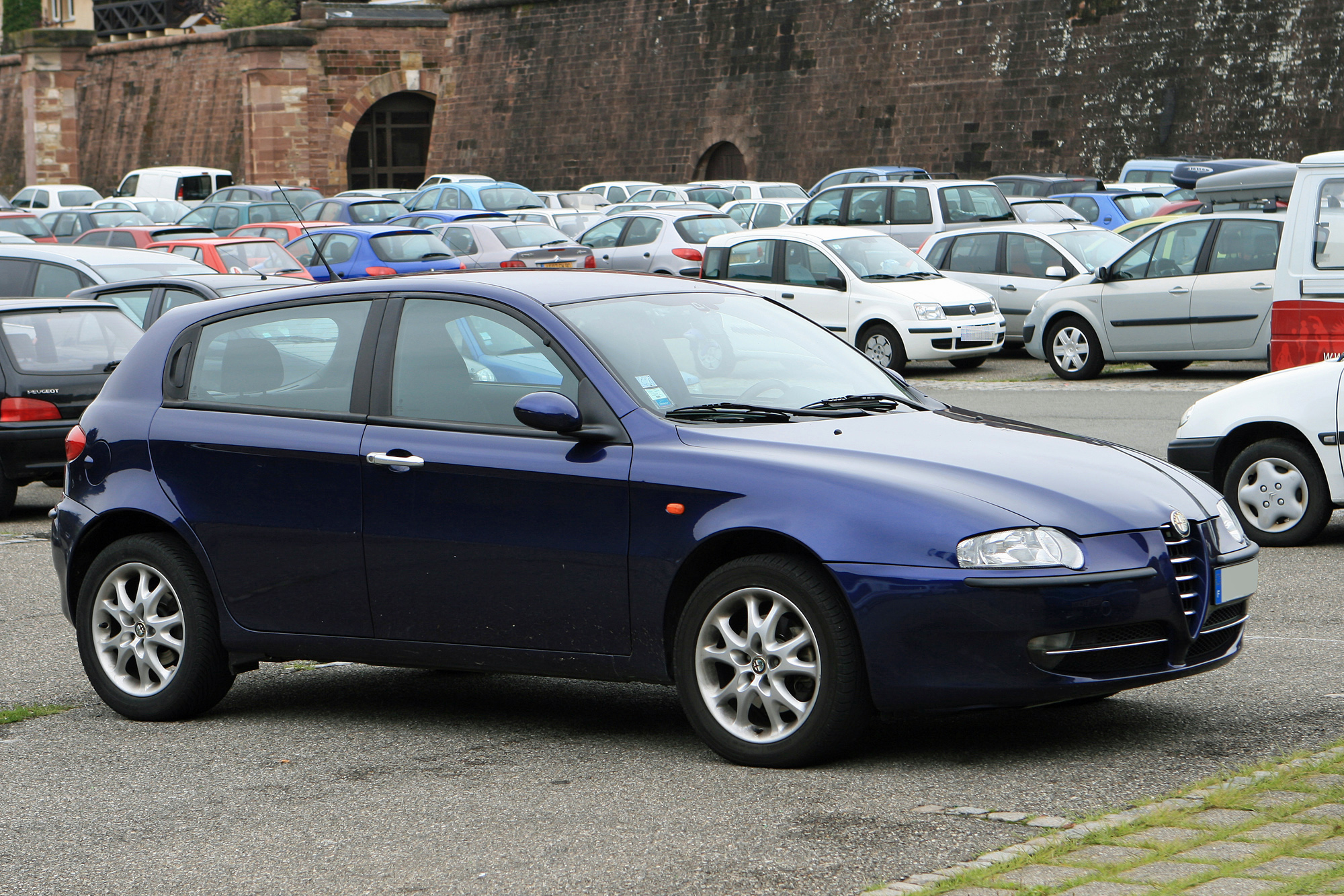 Alfa Romeo  147 1