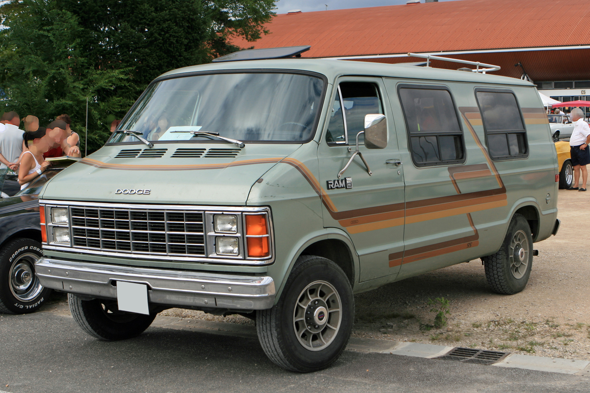 Dodge Ram van