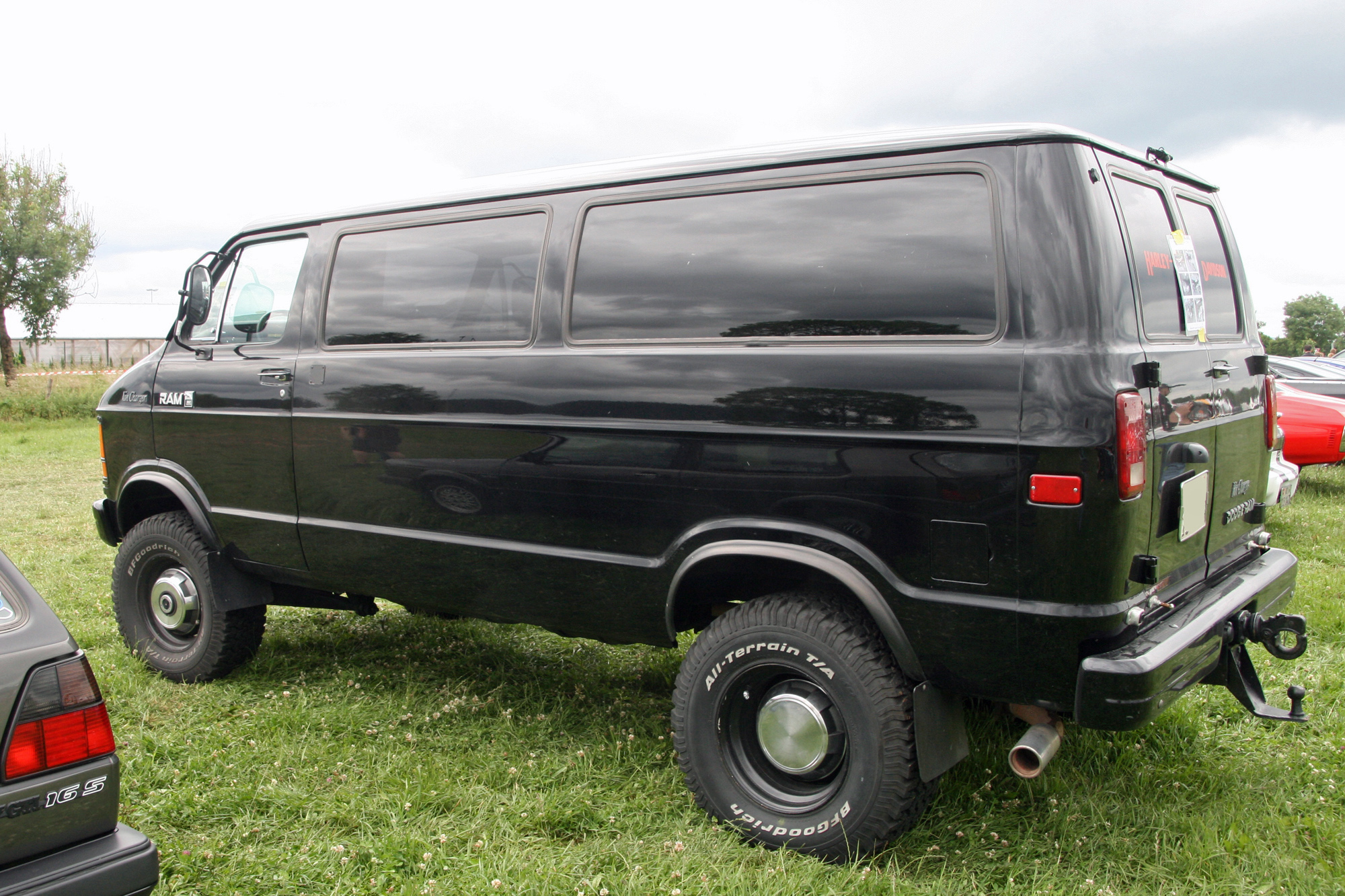 Dodge Ram van