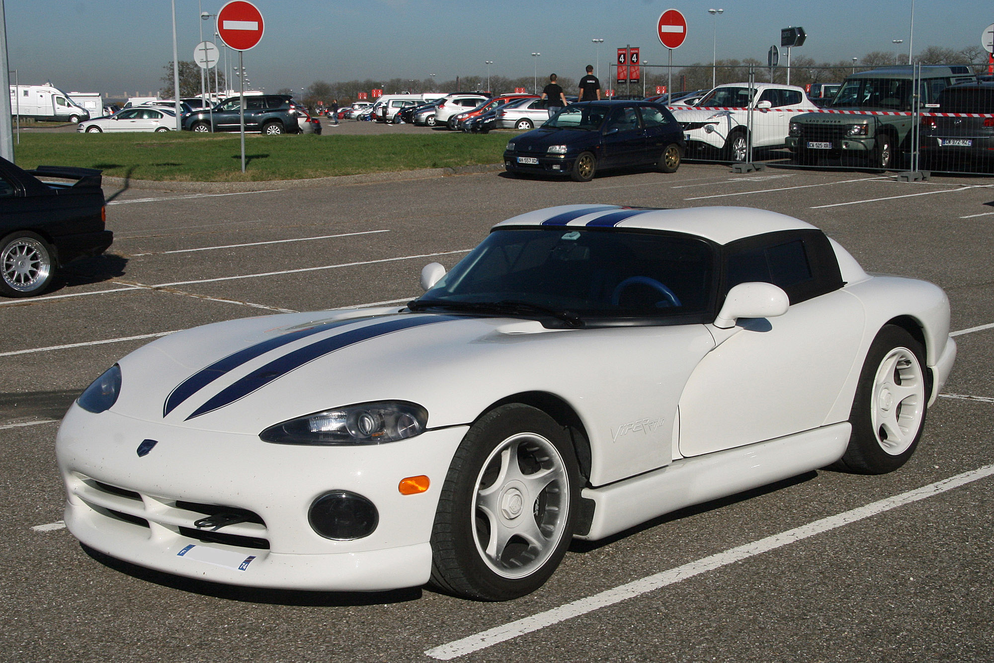 Dodge Viper 1