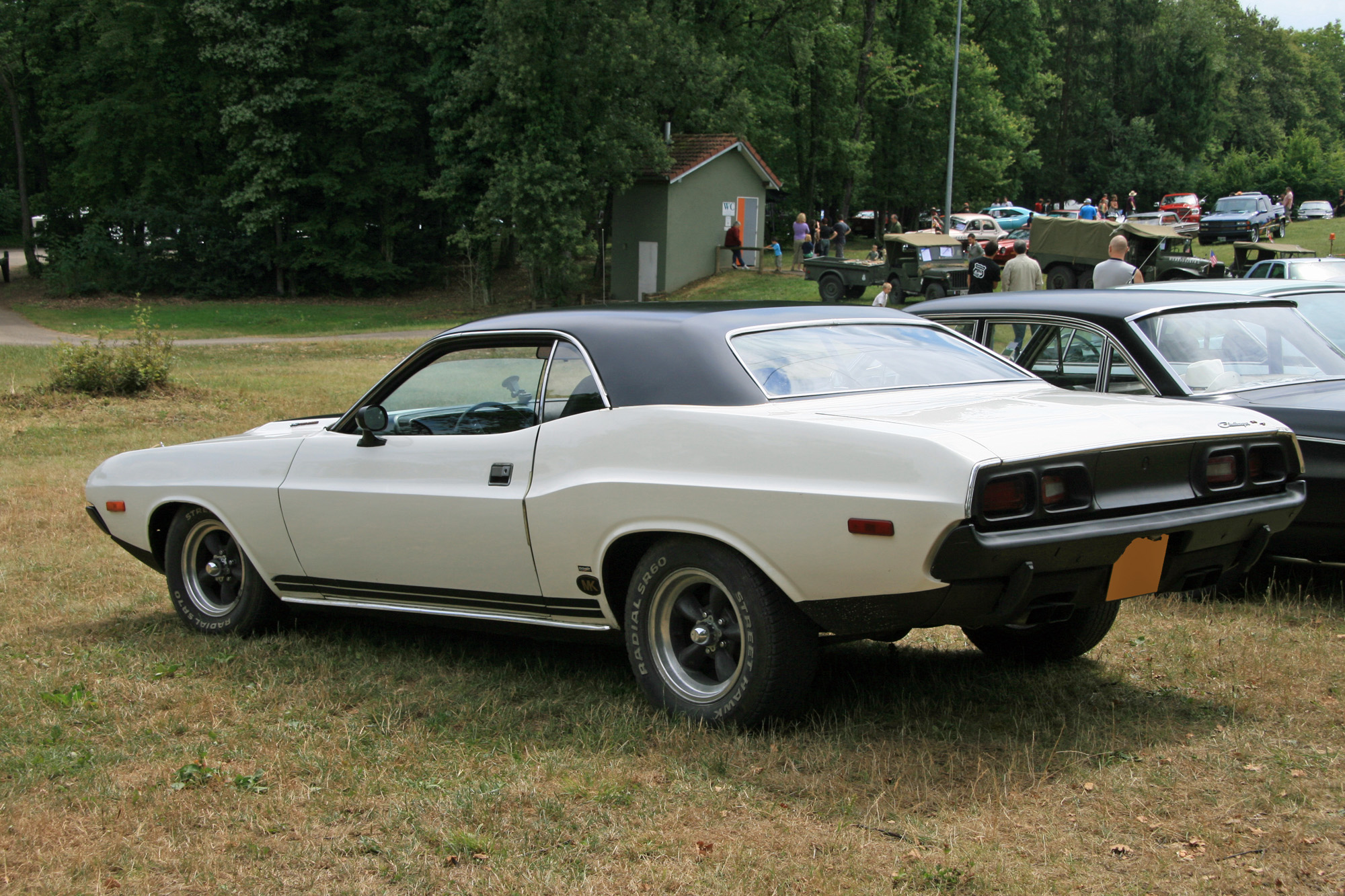 Dodge Challenger 1