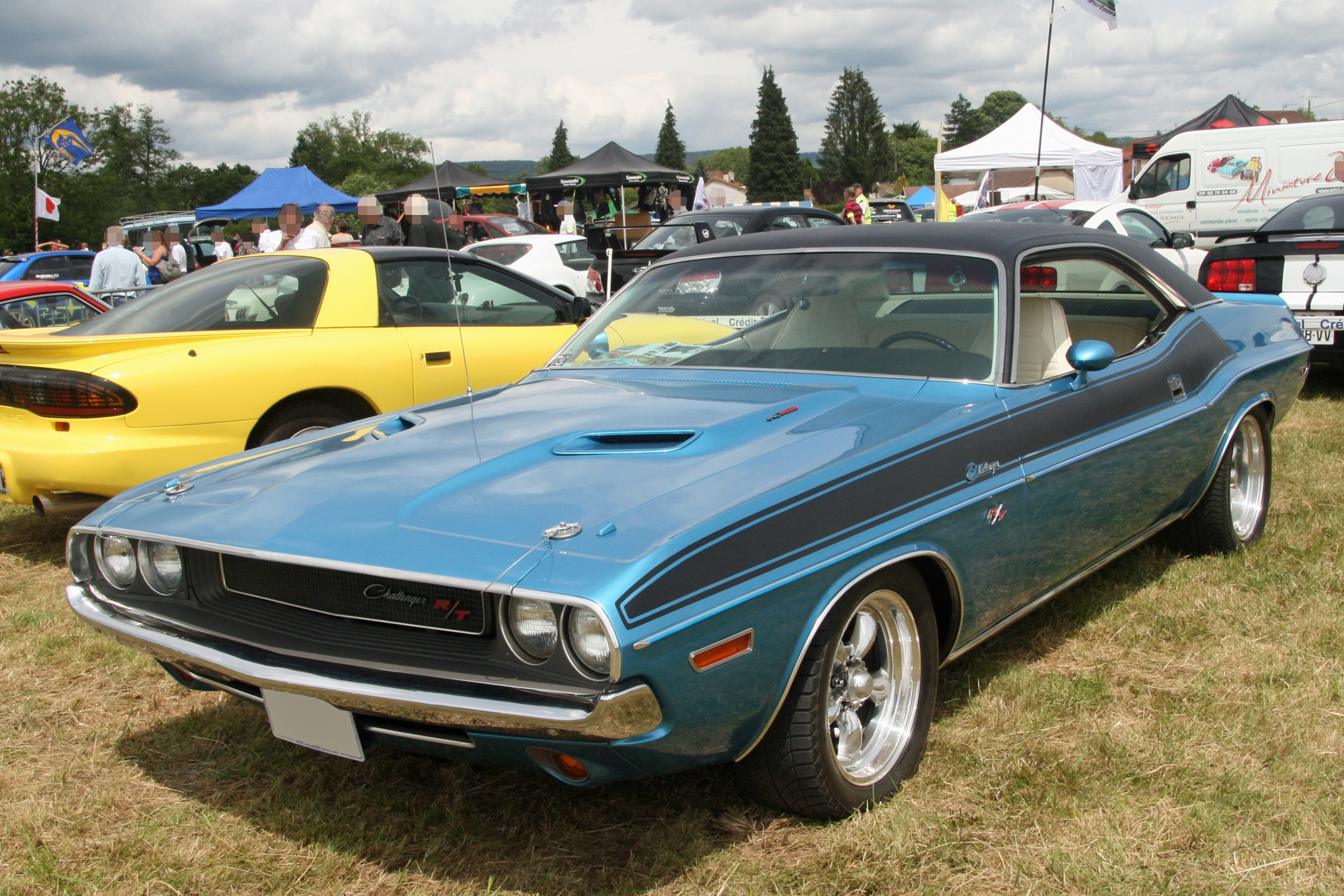 Dodge Challenger 1