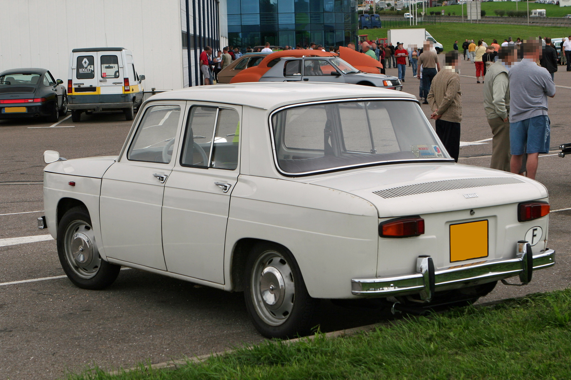 Renault 8