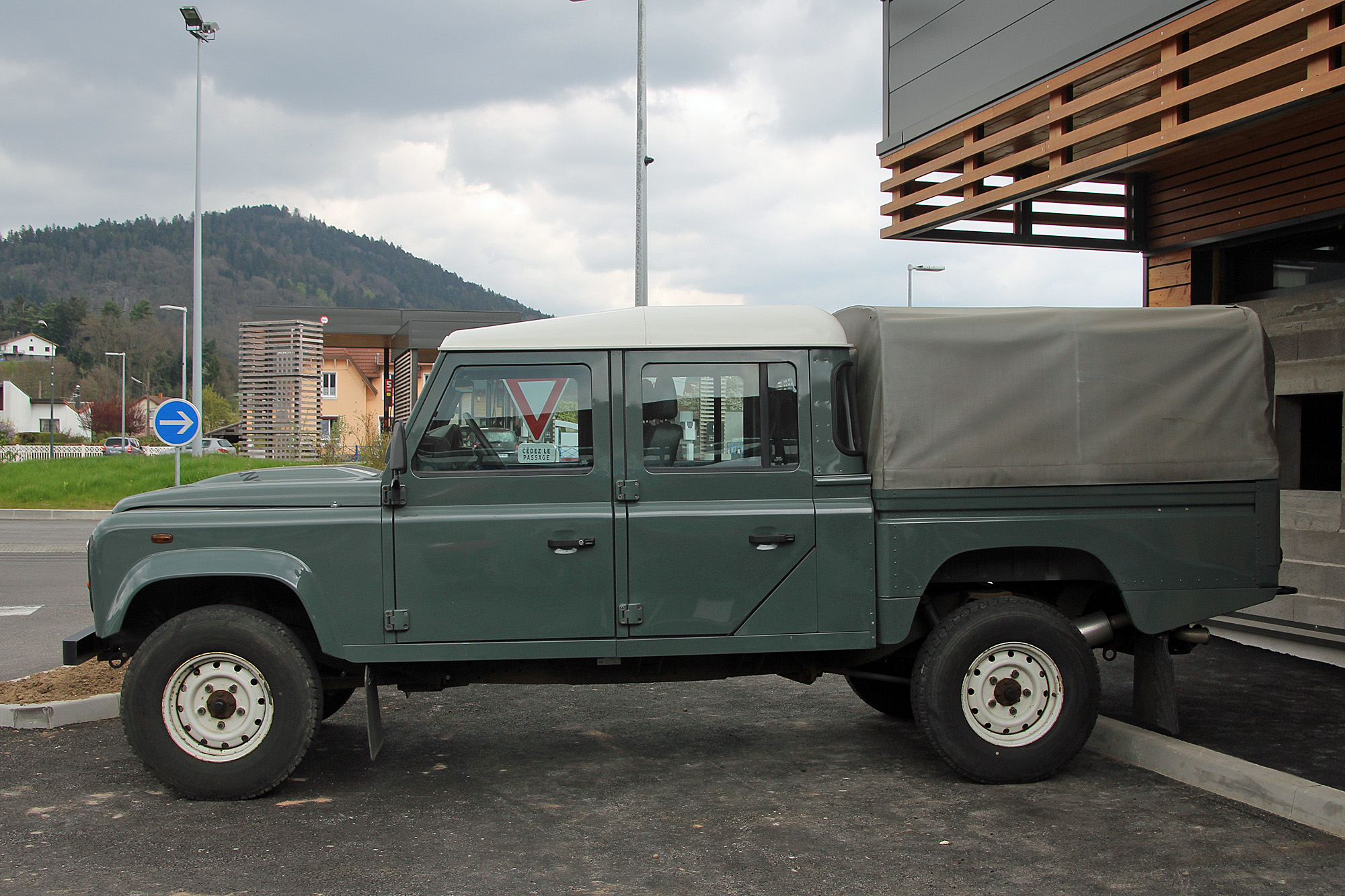 Land Rover Defender