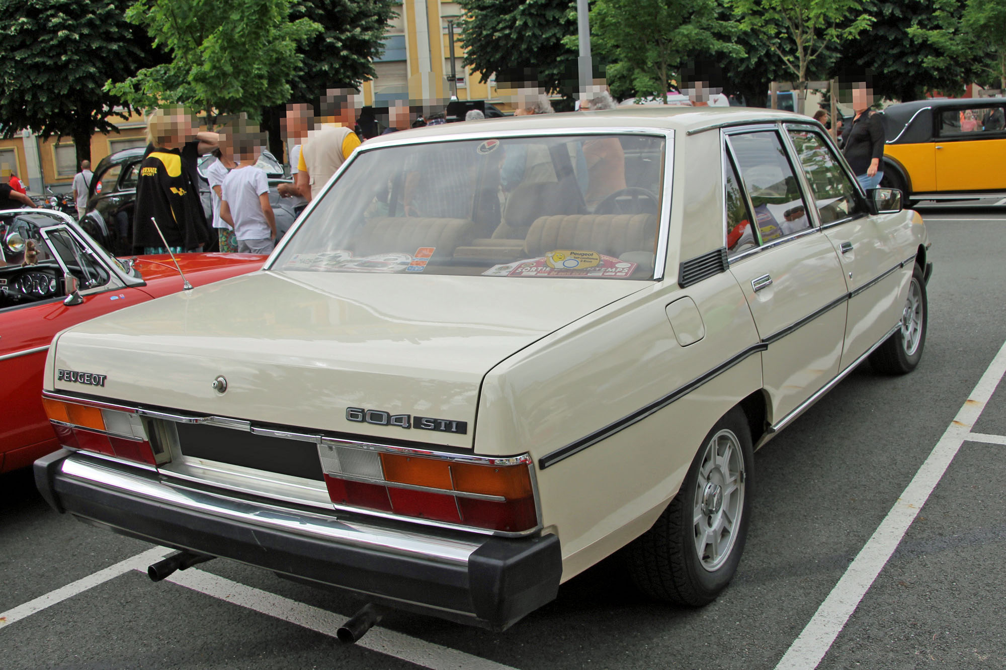 Peugeot 604