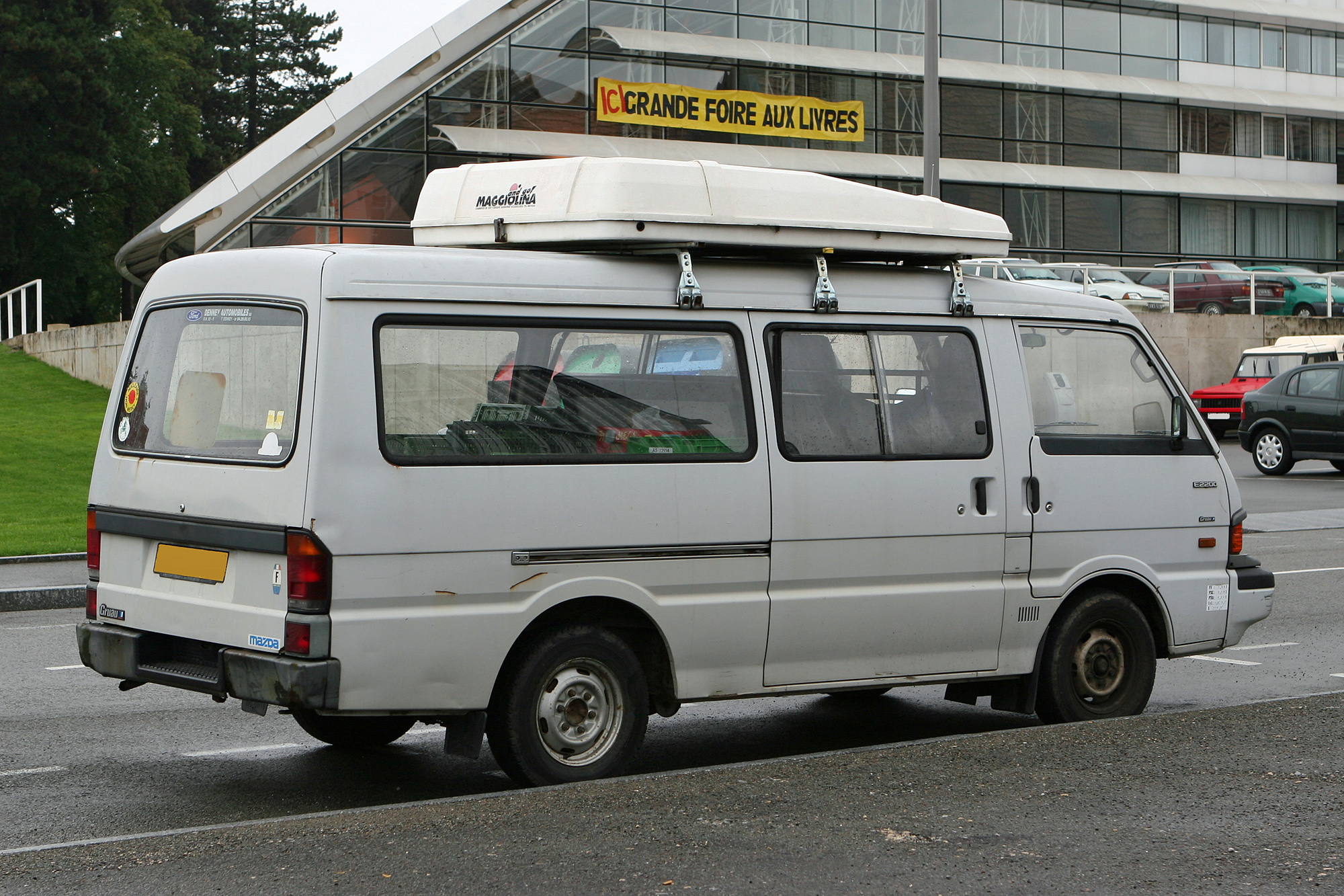 Mazda E2200