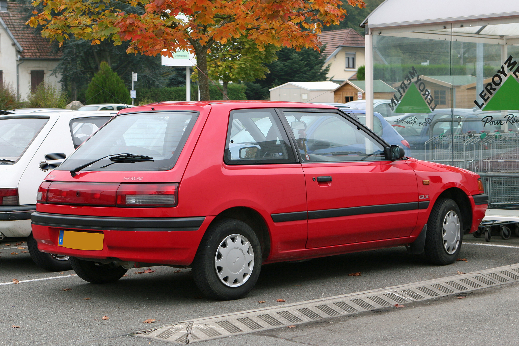 Mazda 323 4 ème génération