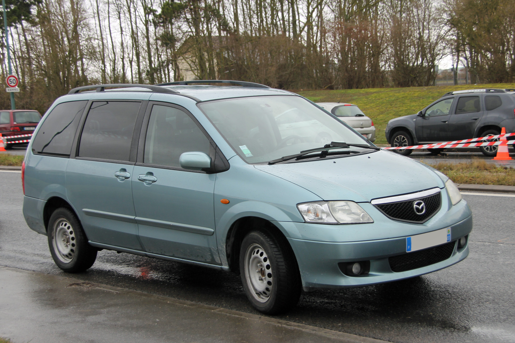 Mazda MPV 2