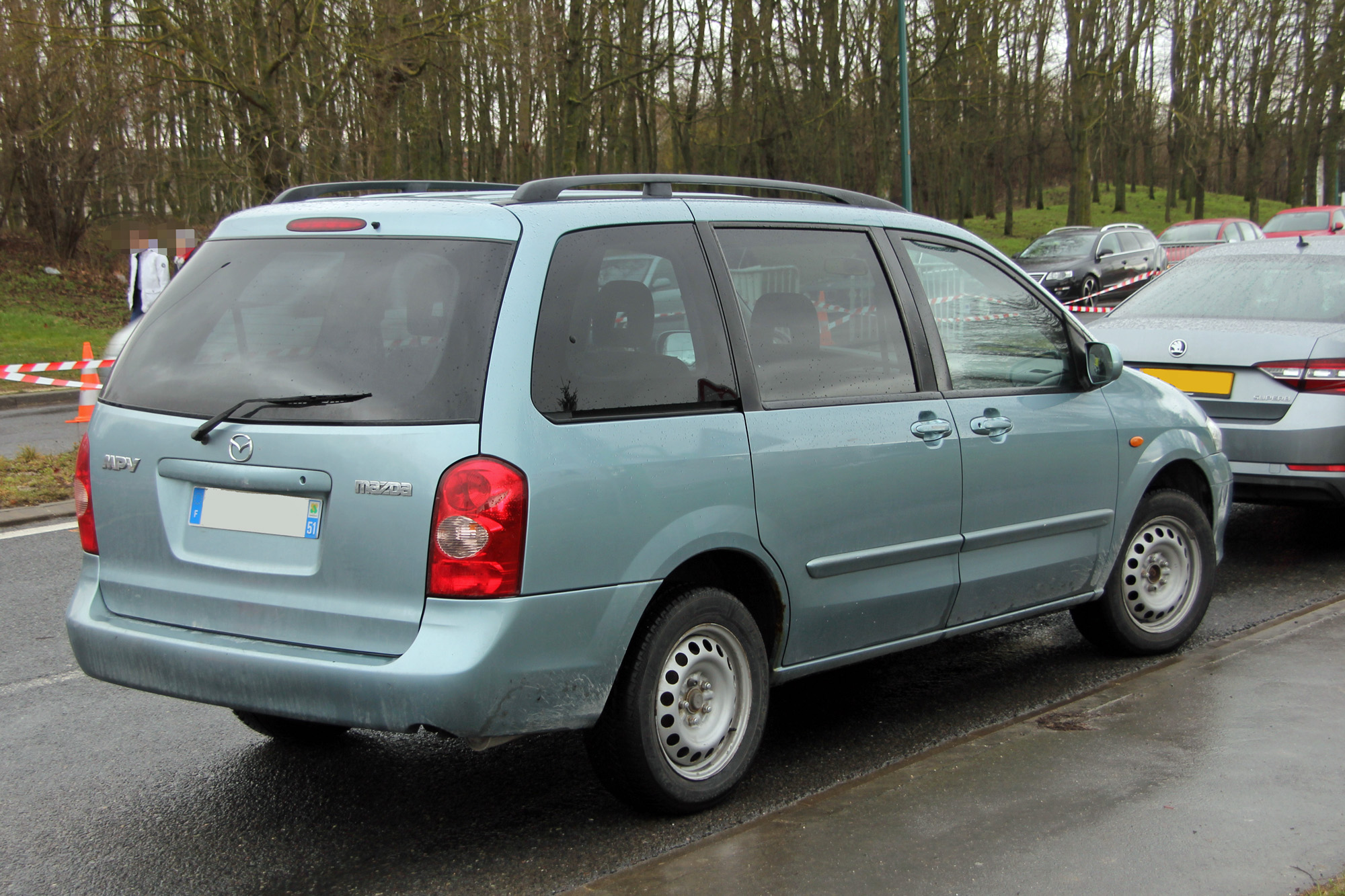 Mazda MPV 2