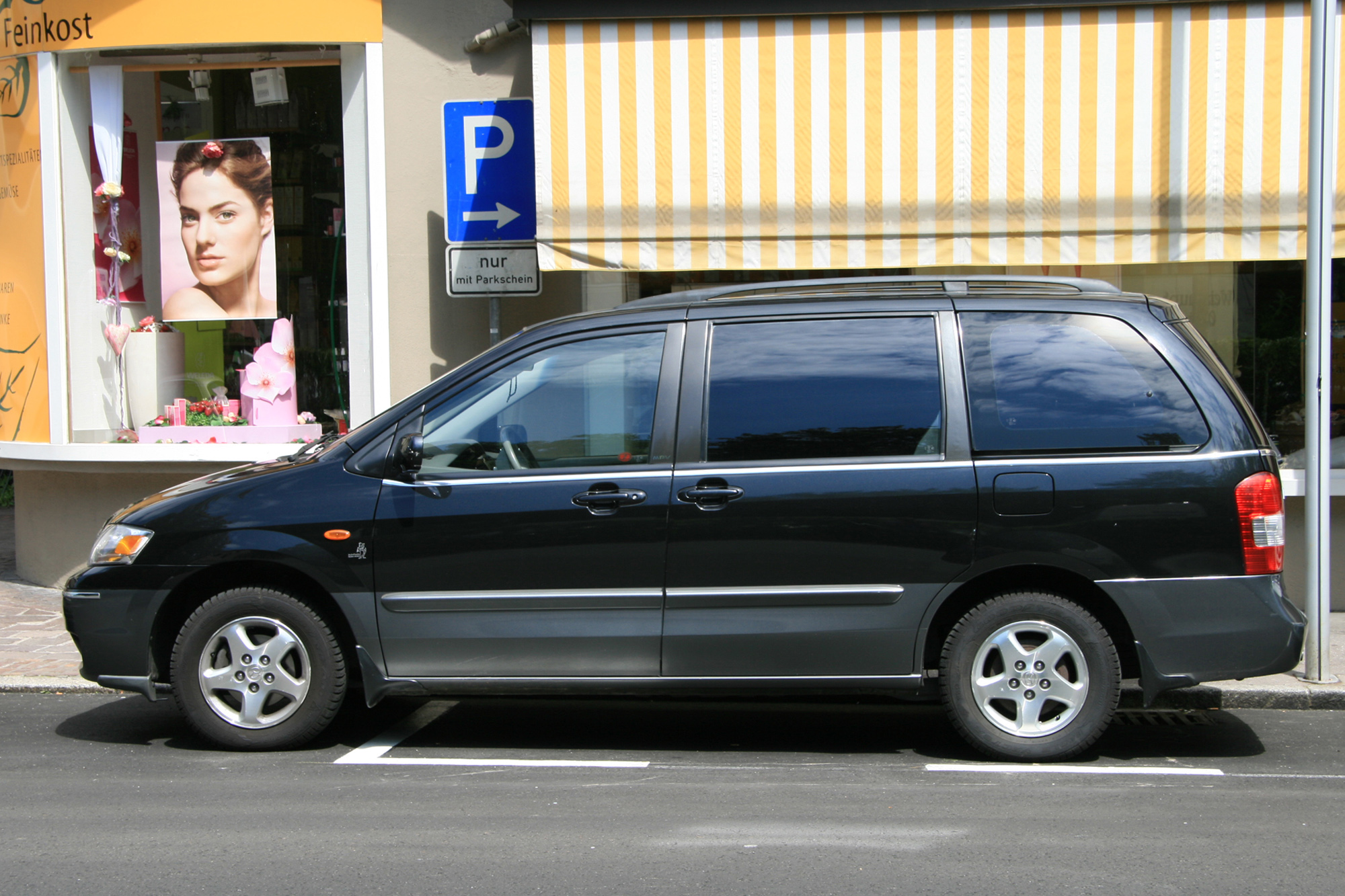 Mazda MPV 2