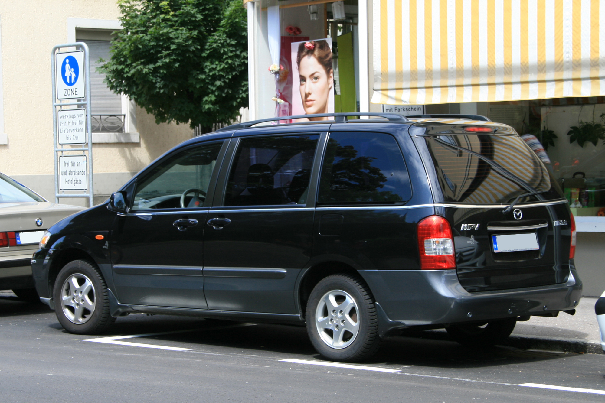 Mazda MPV 2