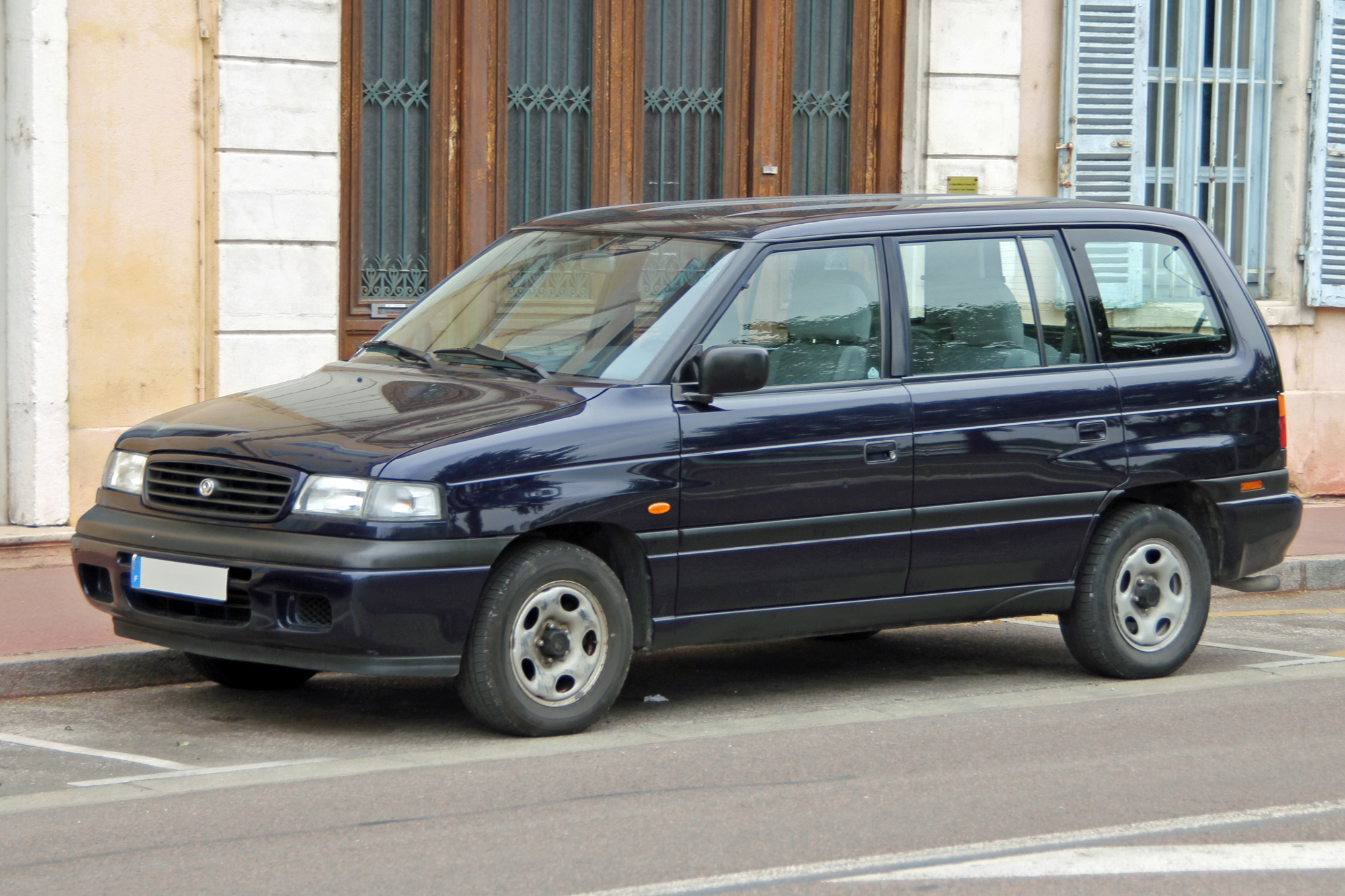 Mazda MPV 1