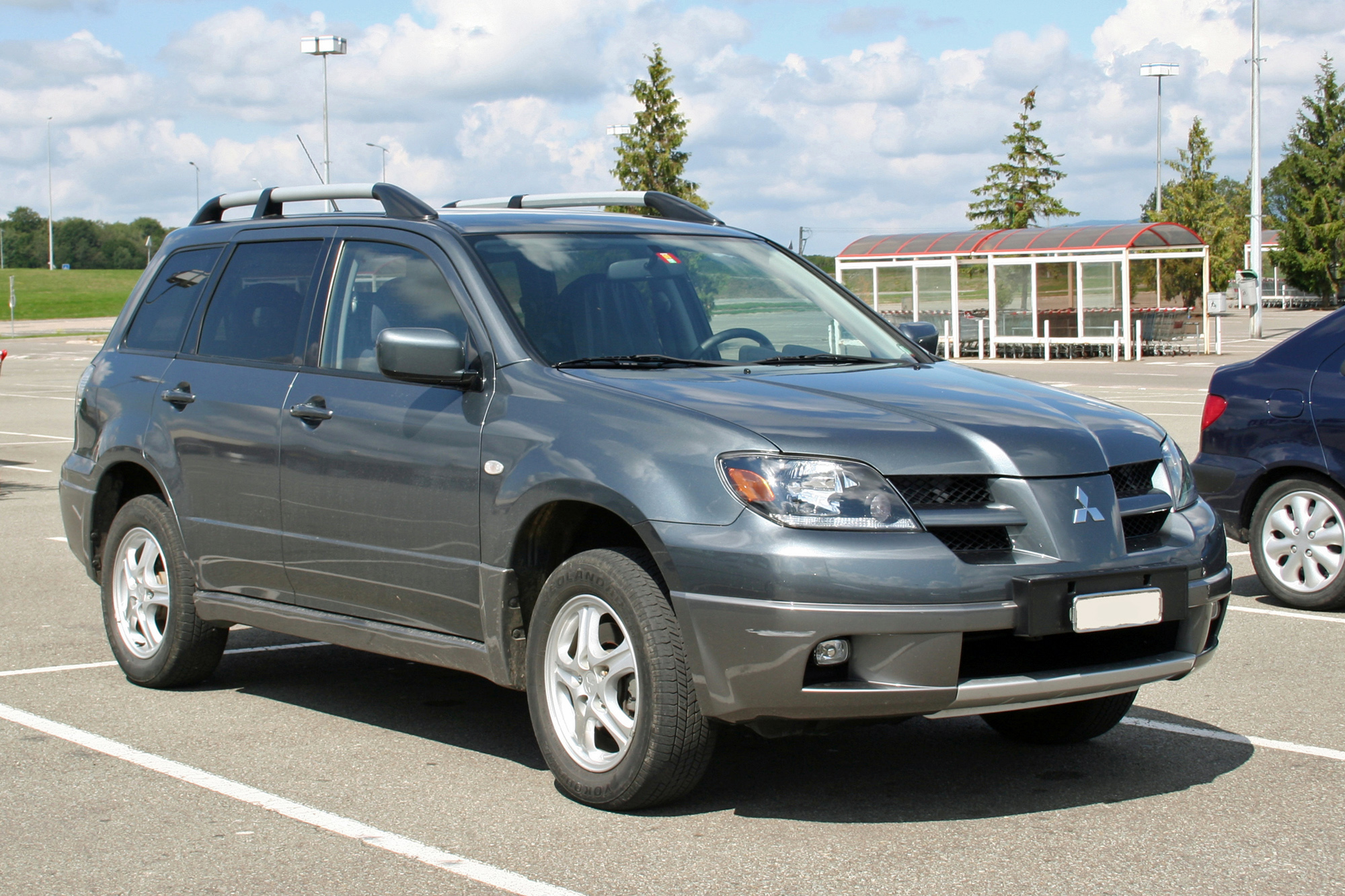 Mitsubishi Outlander 1