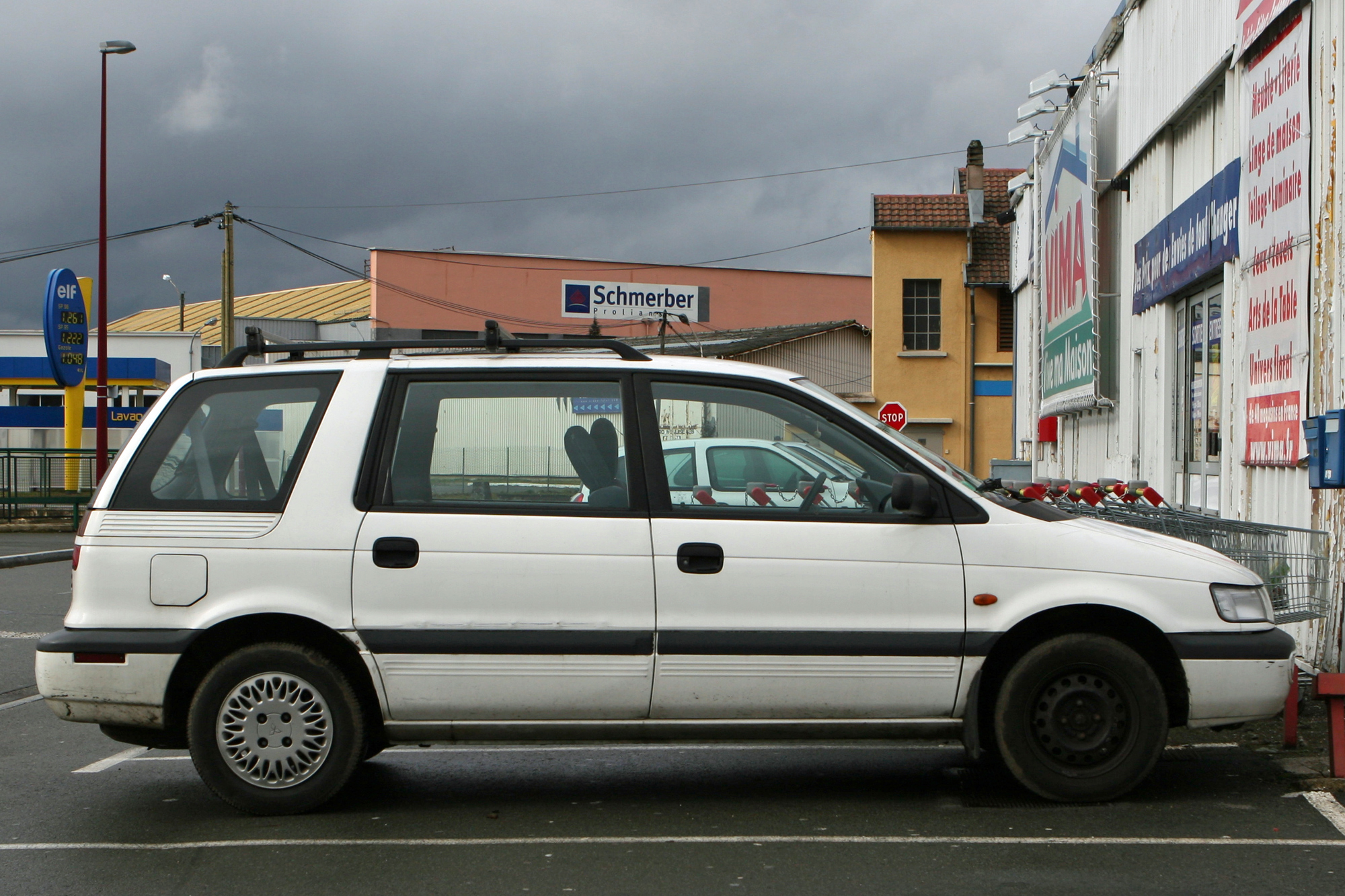 Mitsubishi Space Wagon