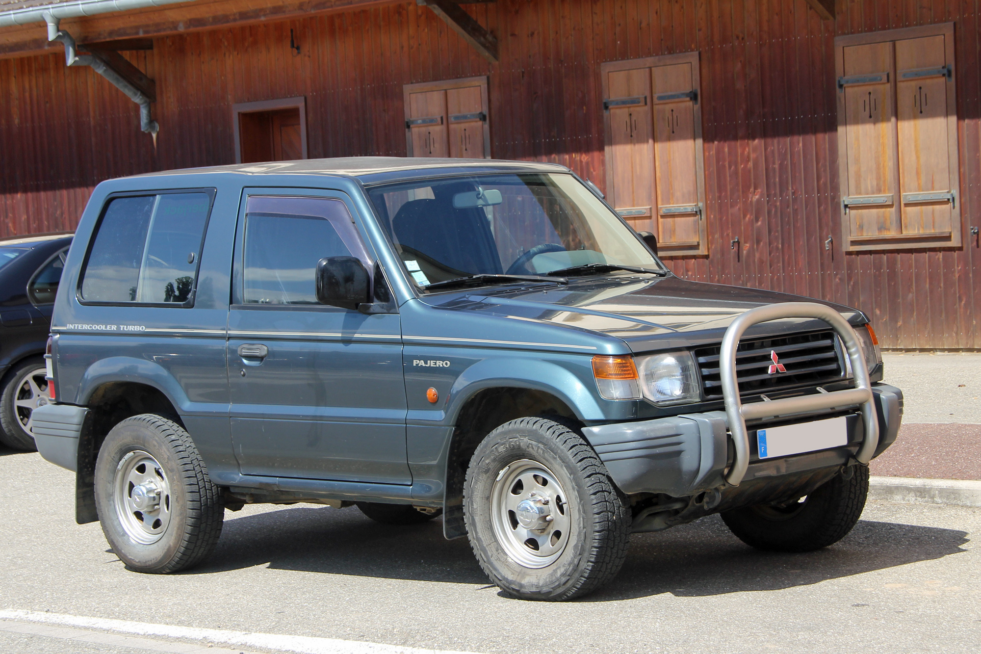 Mitsubishi Pajero 2