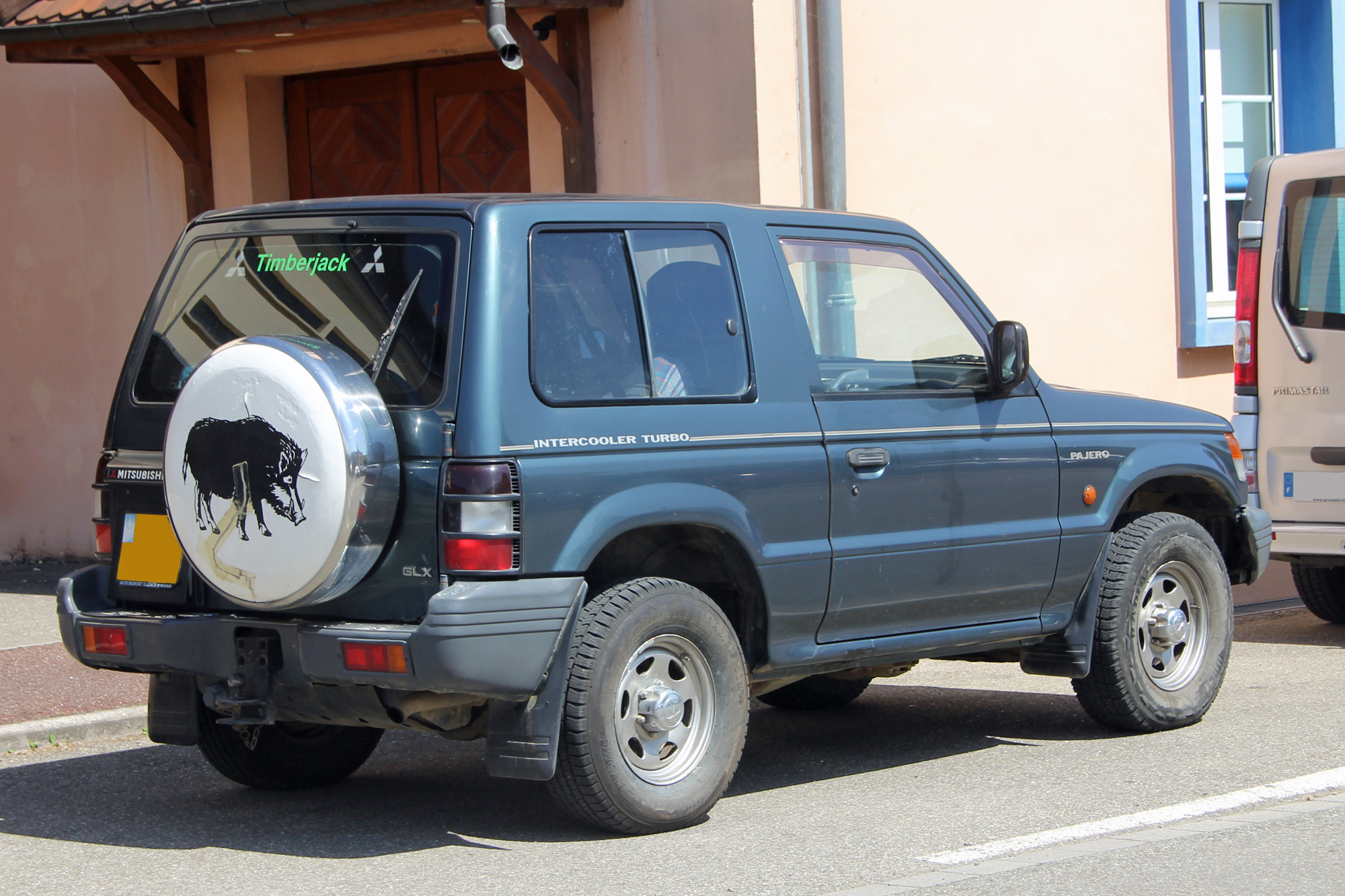 Mitsubishi Pajero 2