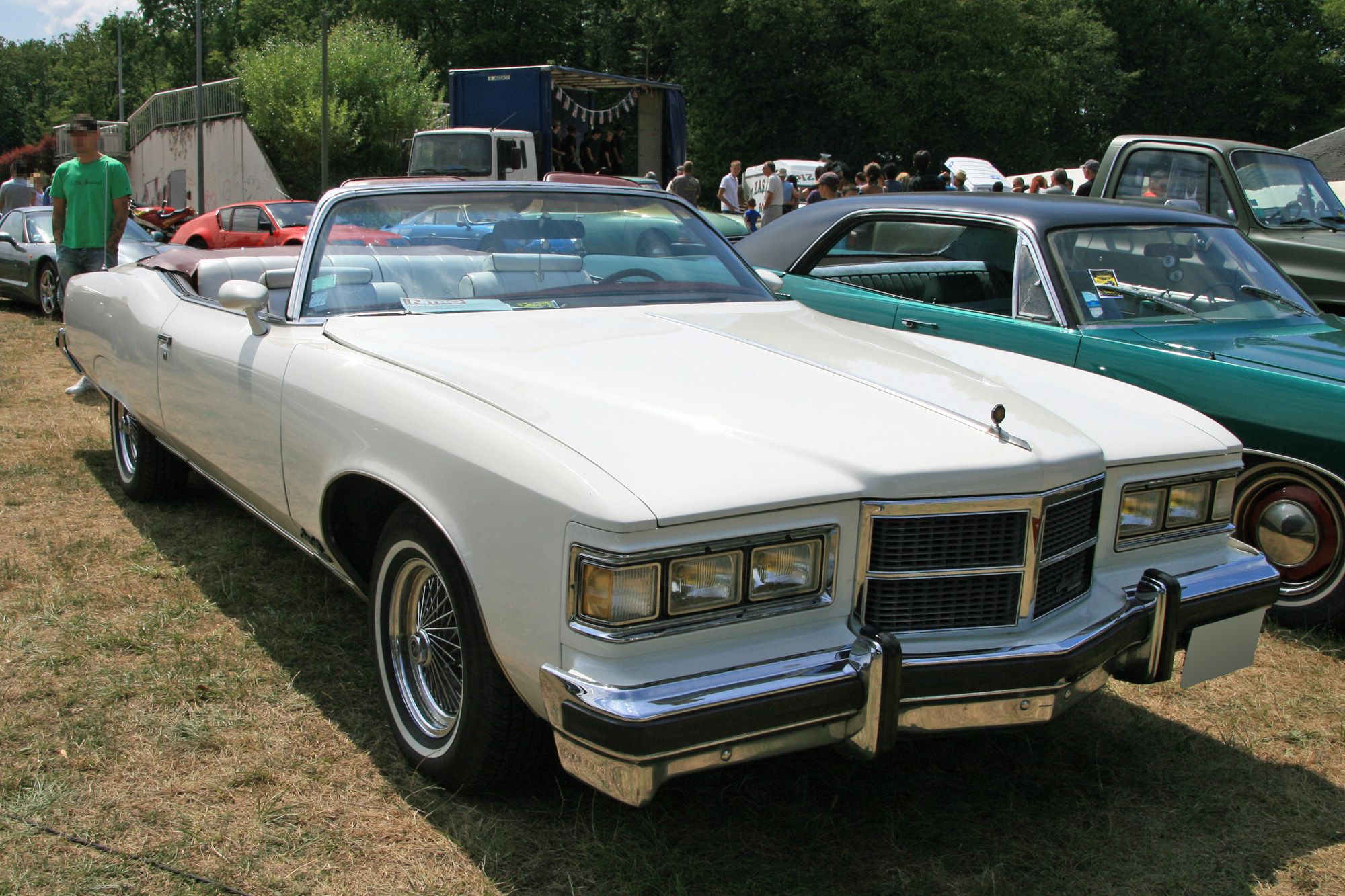 Pontiac  Grand ville 1975