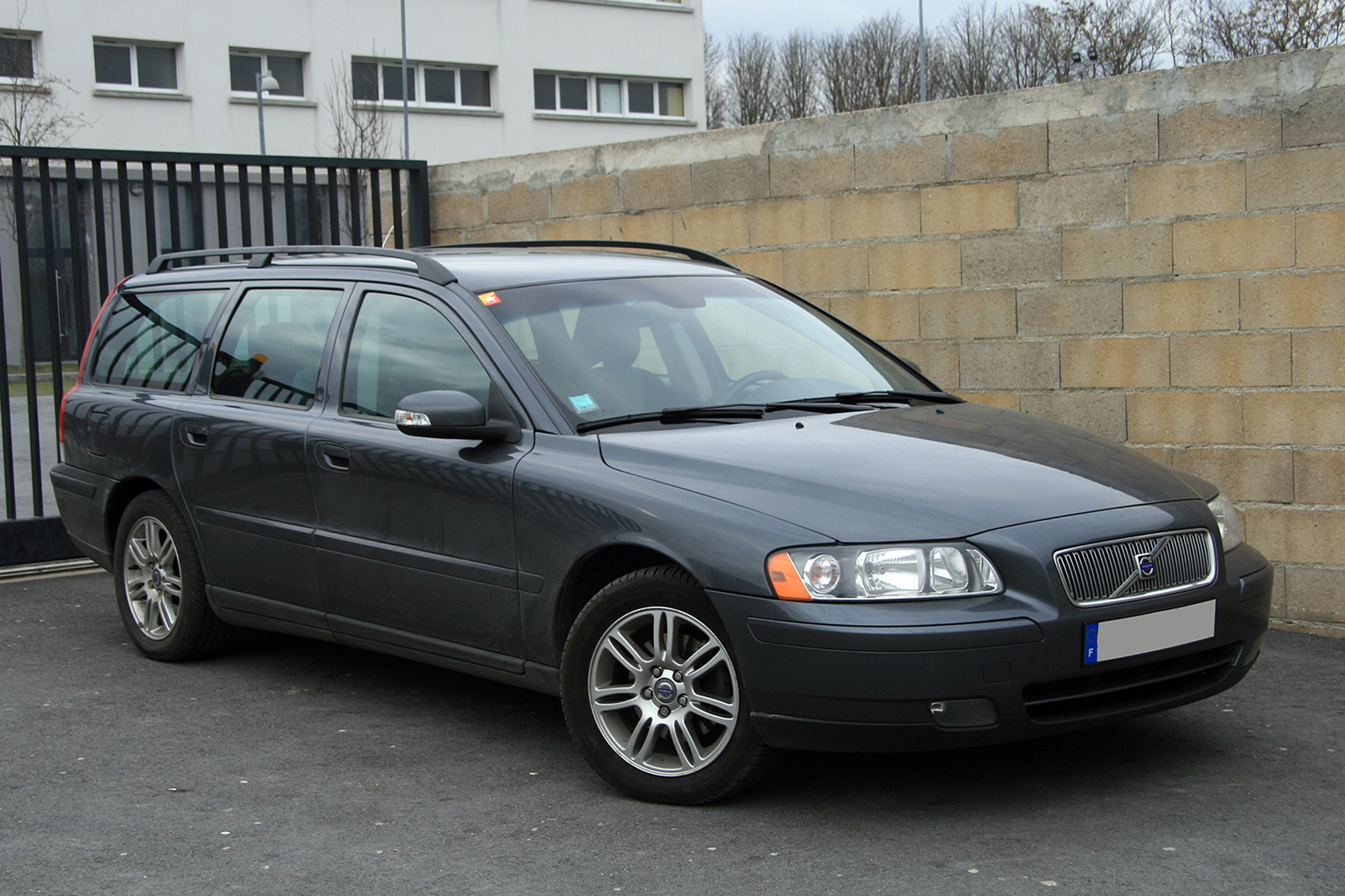 Volvo  V70 2