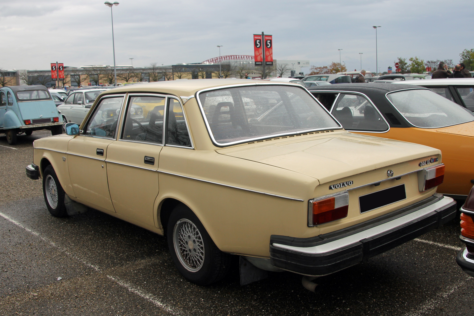 Volvo  240 phase 1