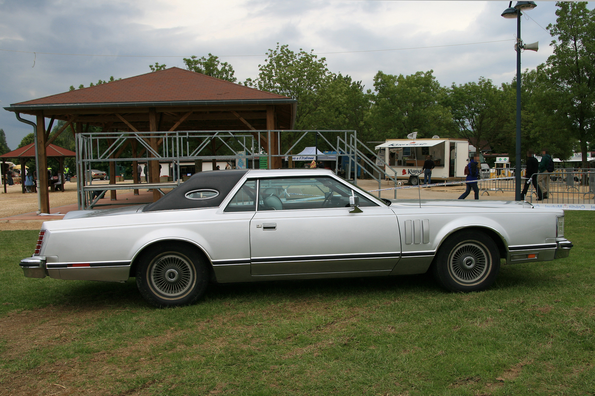 Lincoln Continental mk5