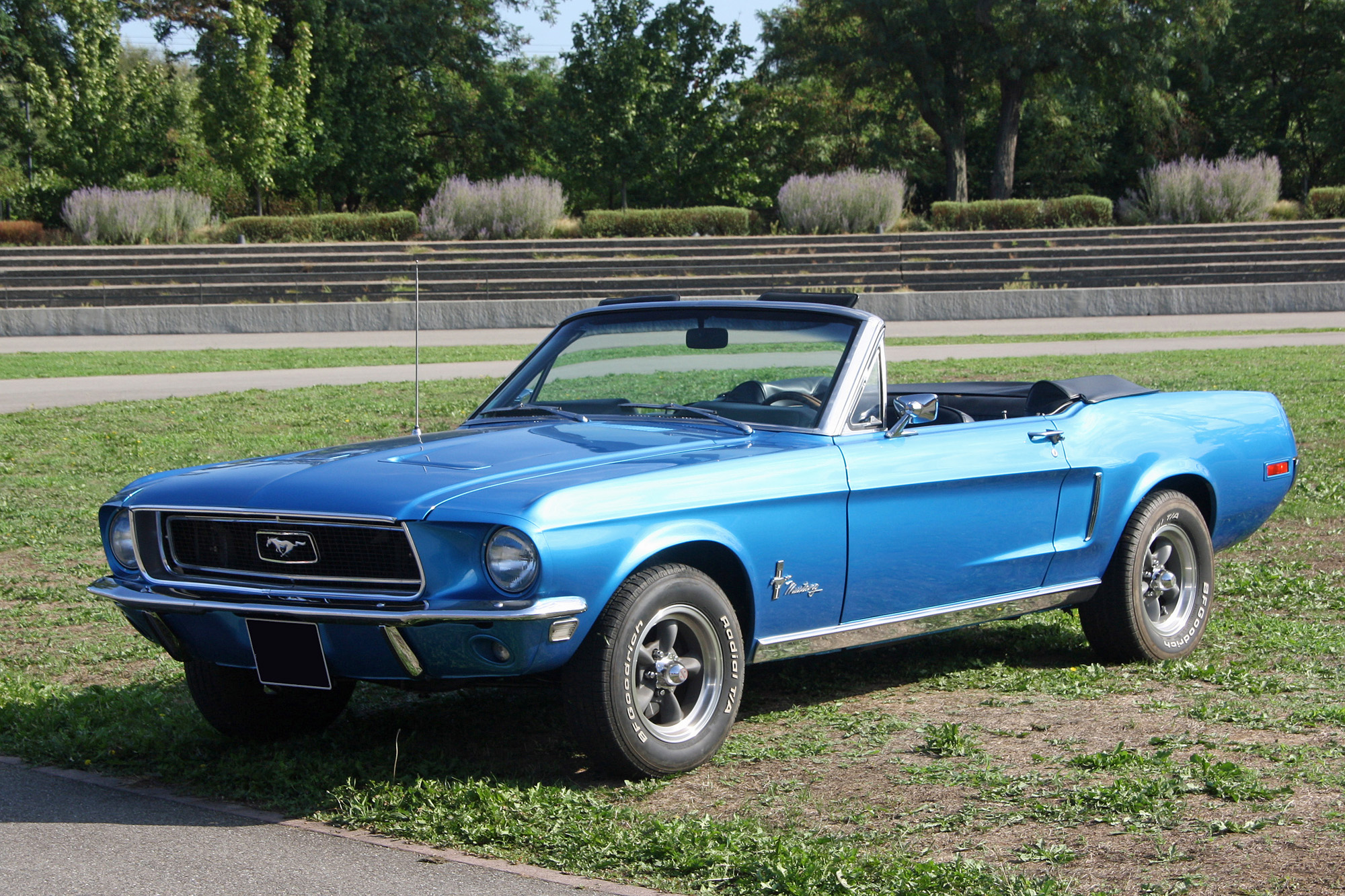 Ford USA Mustang 1 2