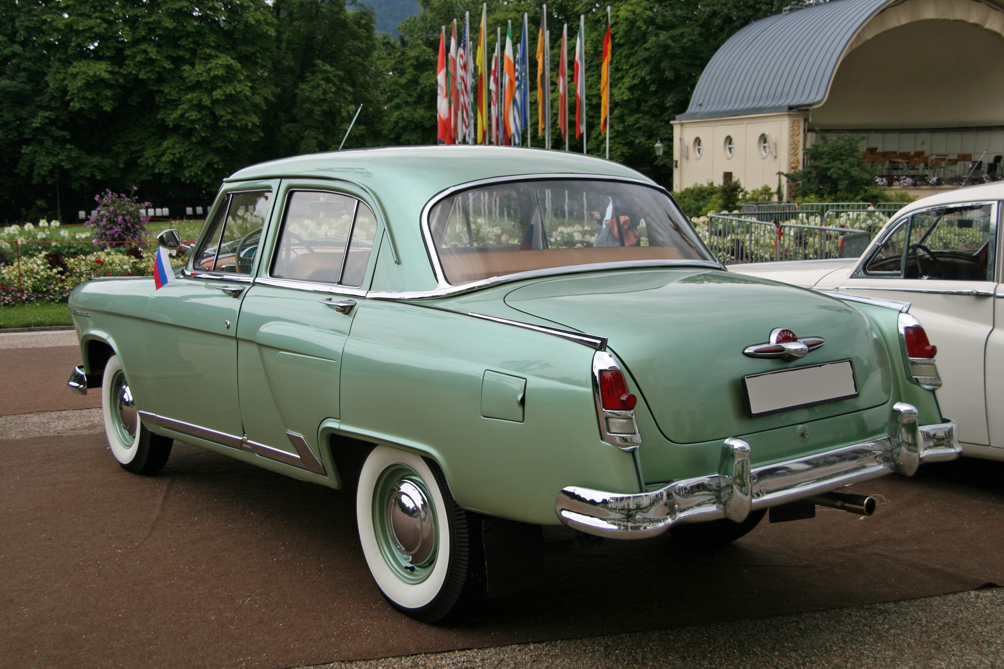 GAZ Volga M21