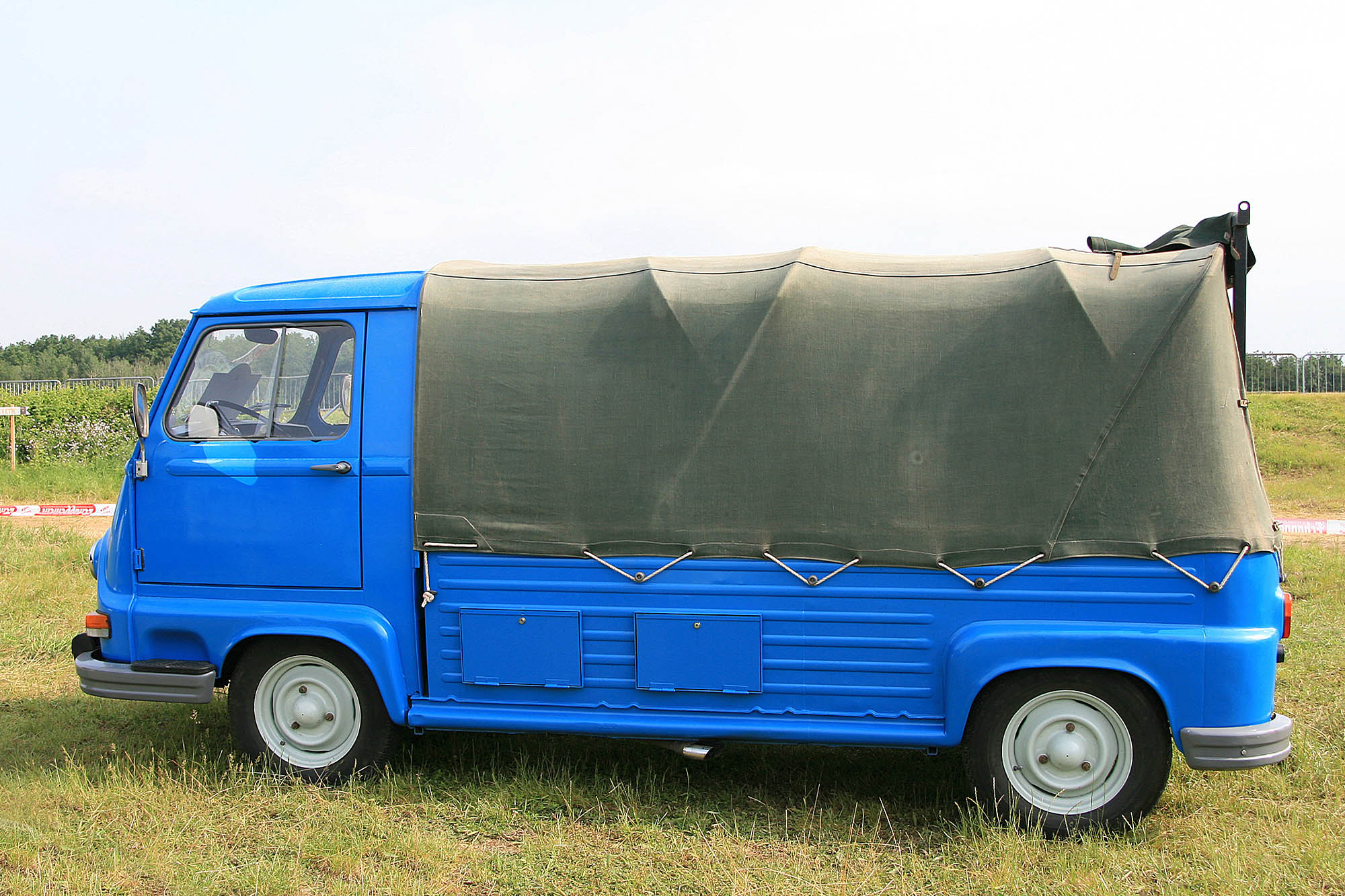 Renault Estafette 2