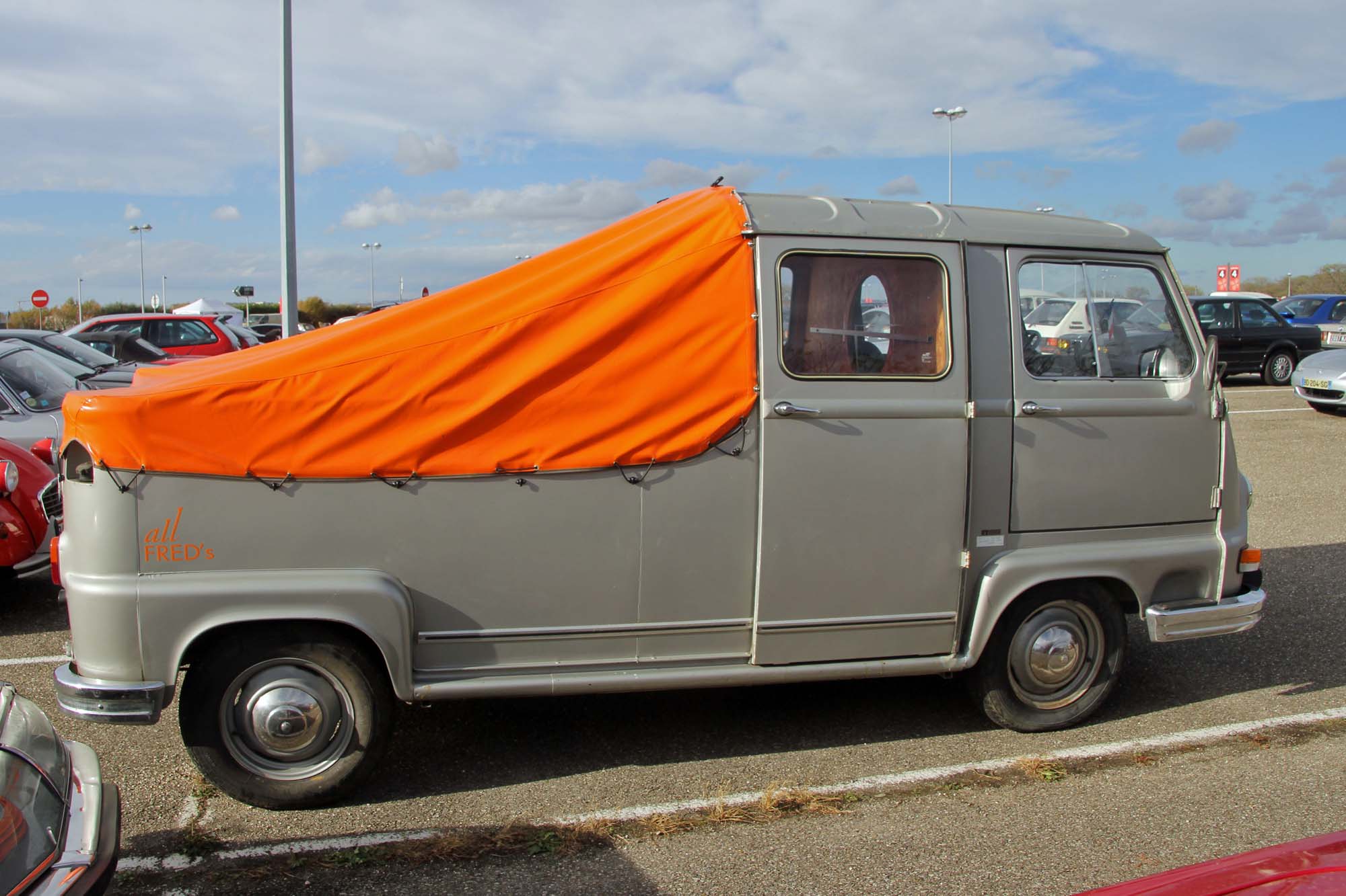 Renault Estafette 2