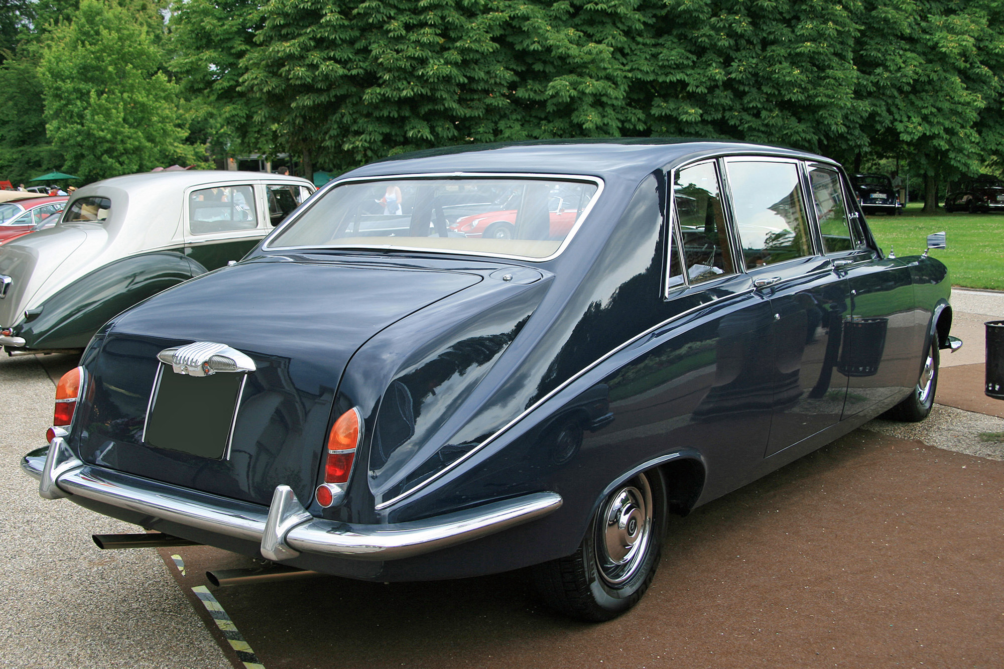 Daimler DS420