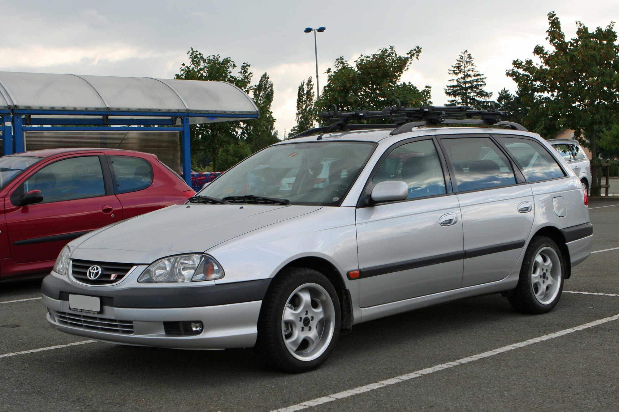 Toyota Avensis 1